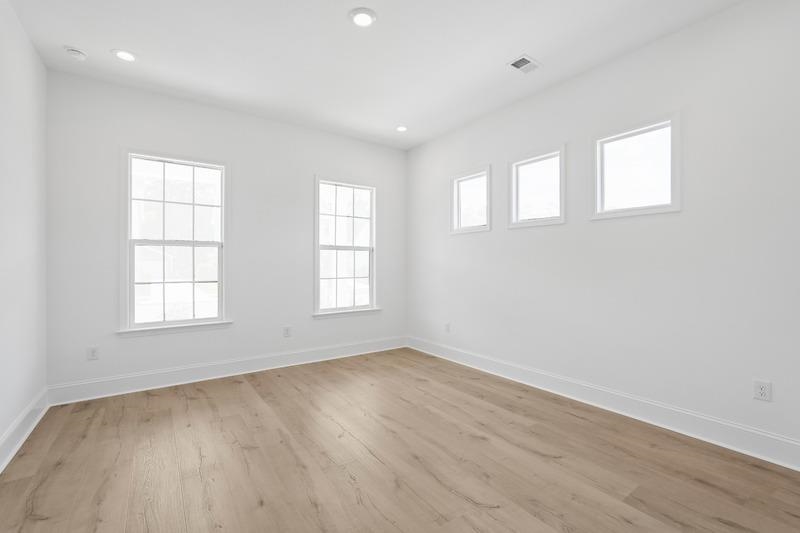 1404 Lancaster Way Property Photo 8