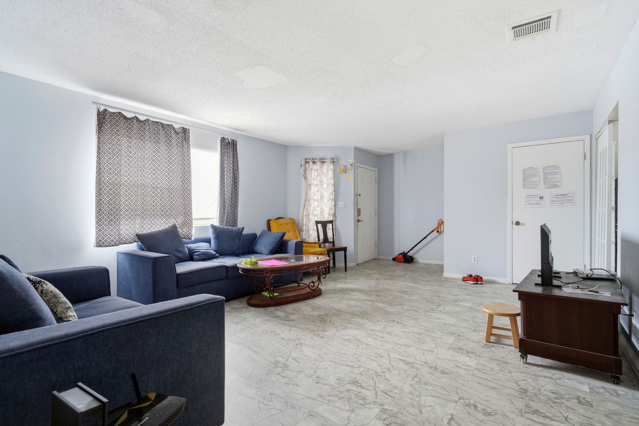 2000 Greens Blvd. Property Photo 4