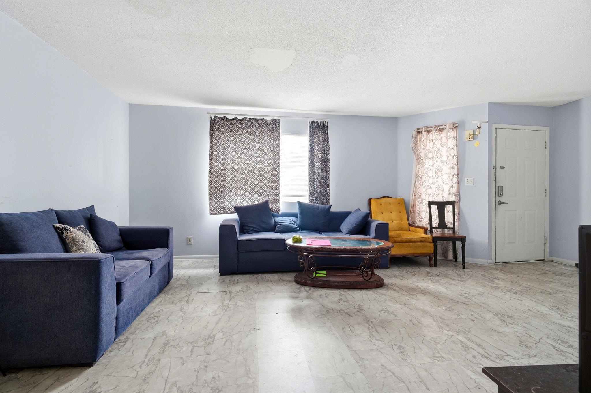 2000 Greens Blvd. Property Photo 5