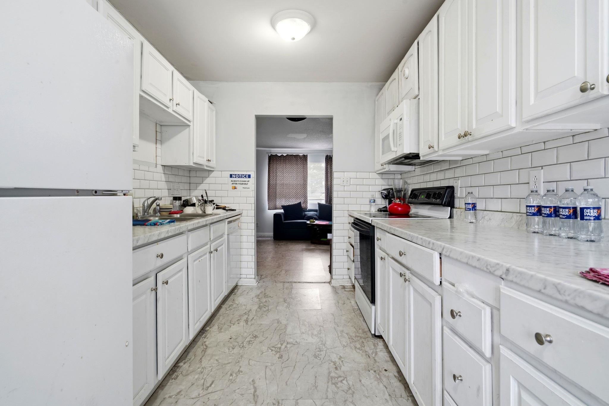 2000 Greens Blvd. Property Photo 10