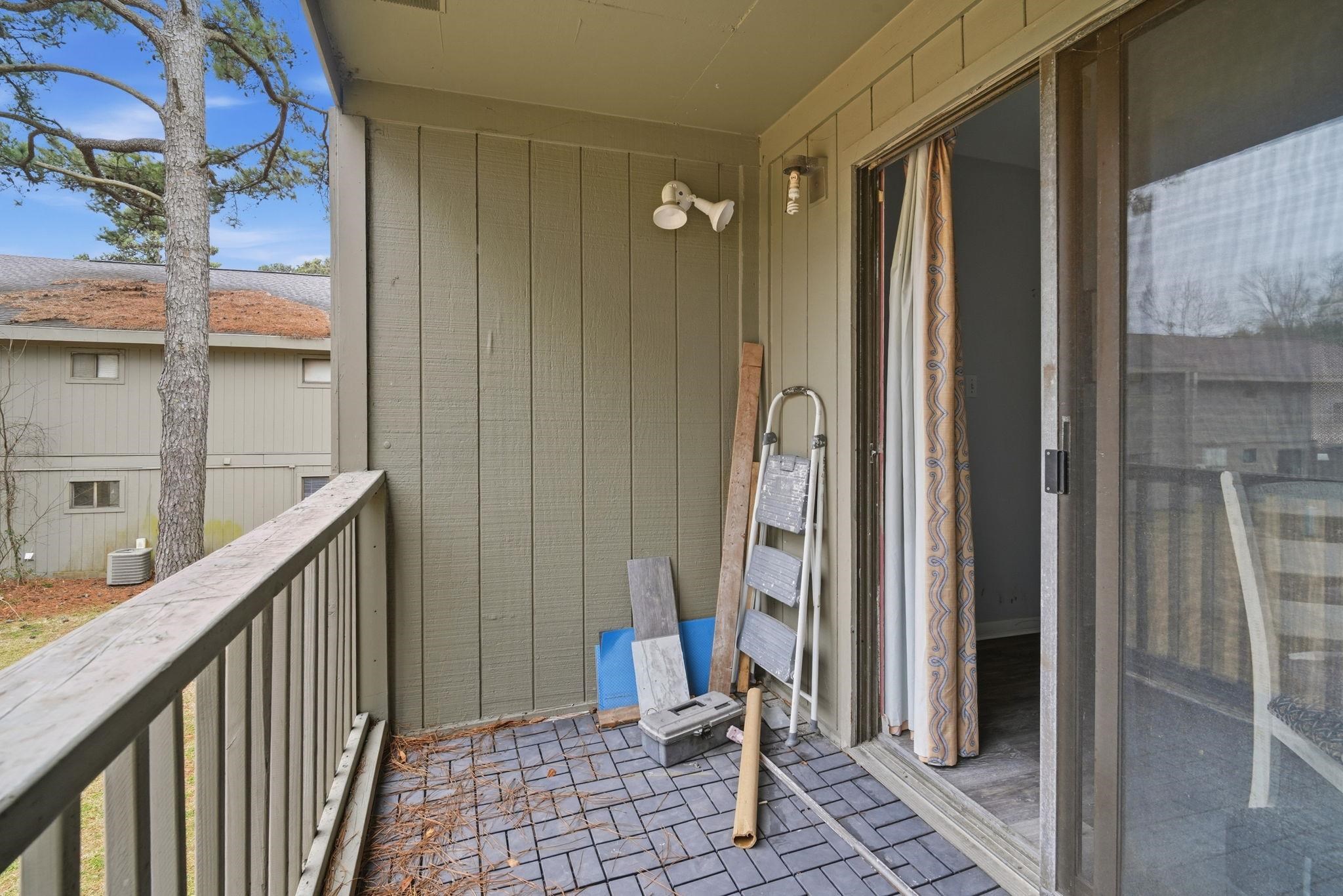 2000 Greens Blvd. Property Photo 21