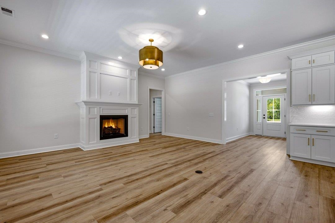 4263 Willow Springs Rd. Property Photo 8