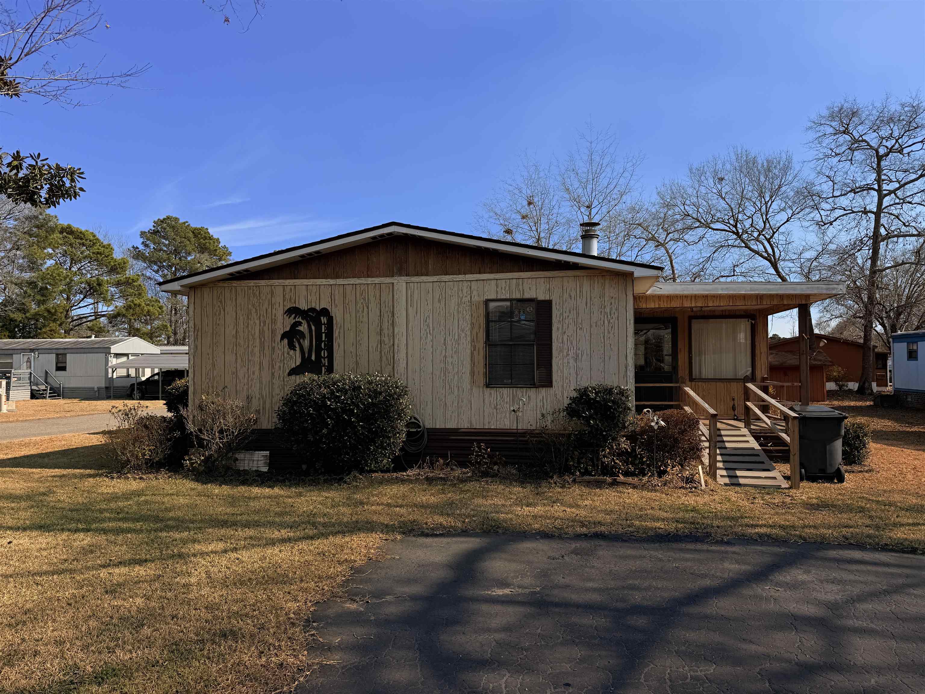 96 Crooked Island Circle Property Photo 3