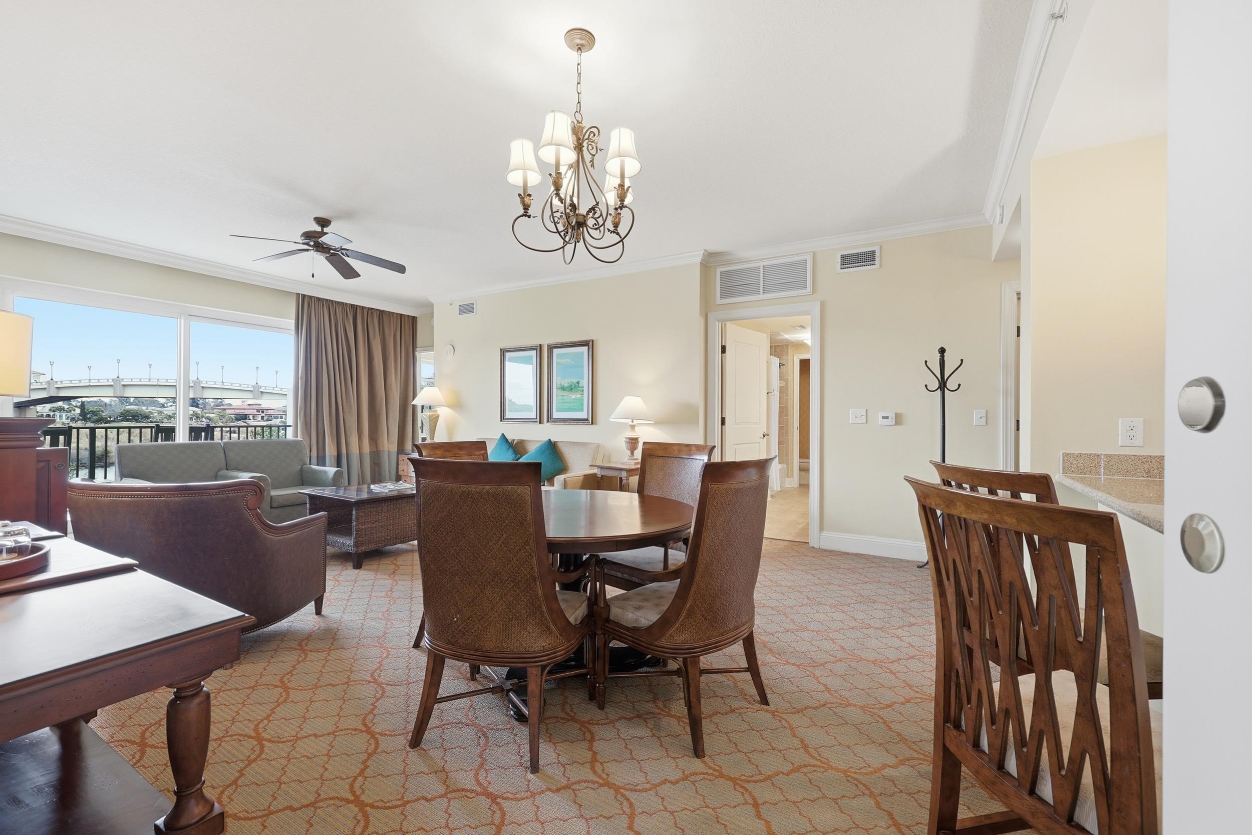 8121 Amalfi Pl. Property Photo 3