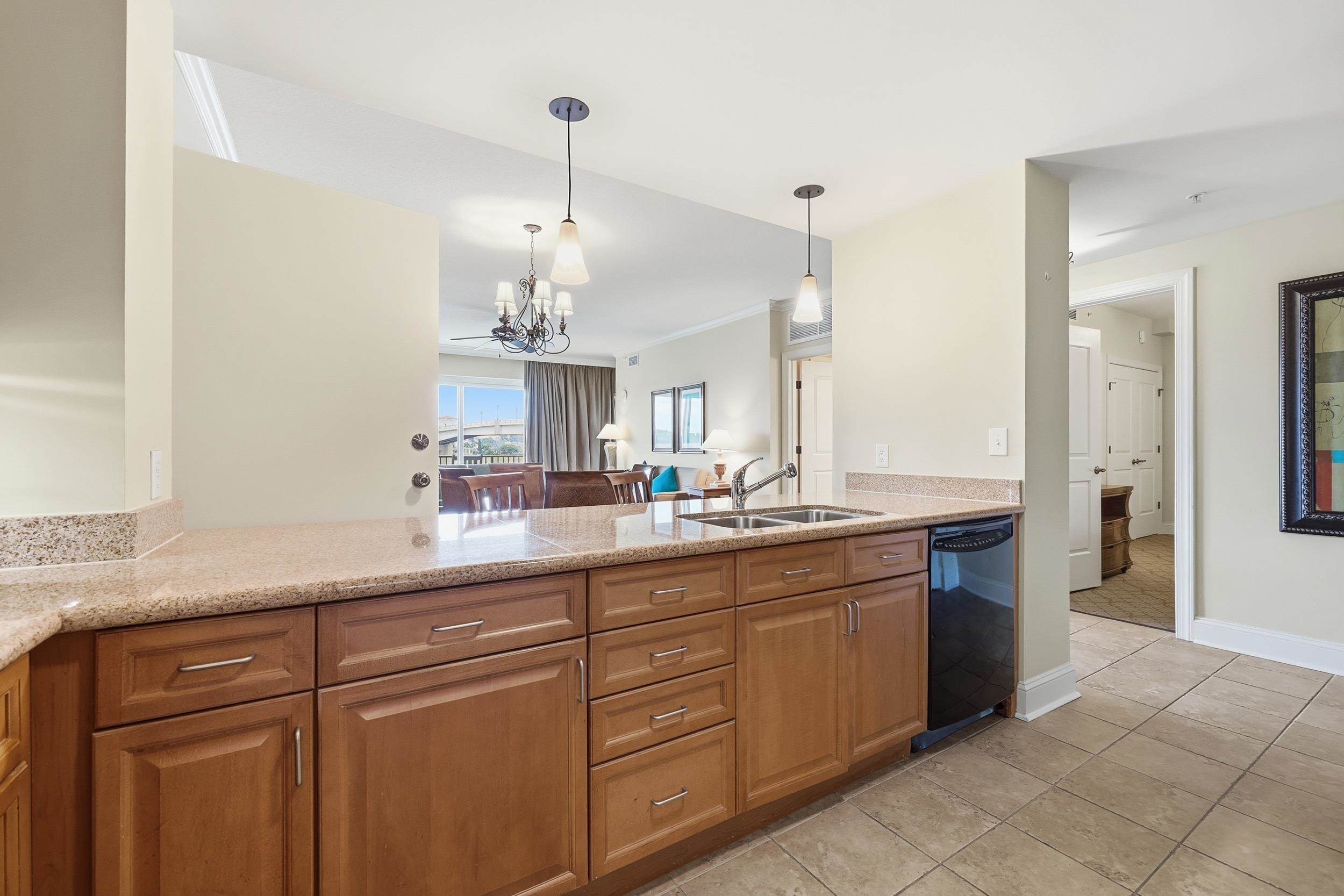 8121 Amalfi Pl. Property Photo 8