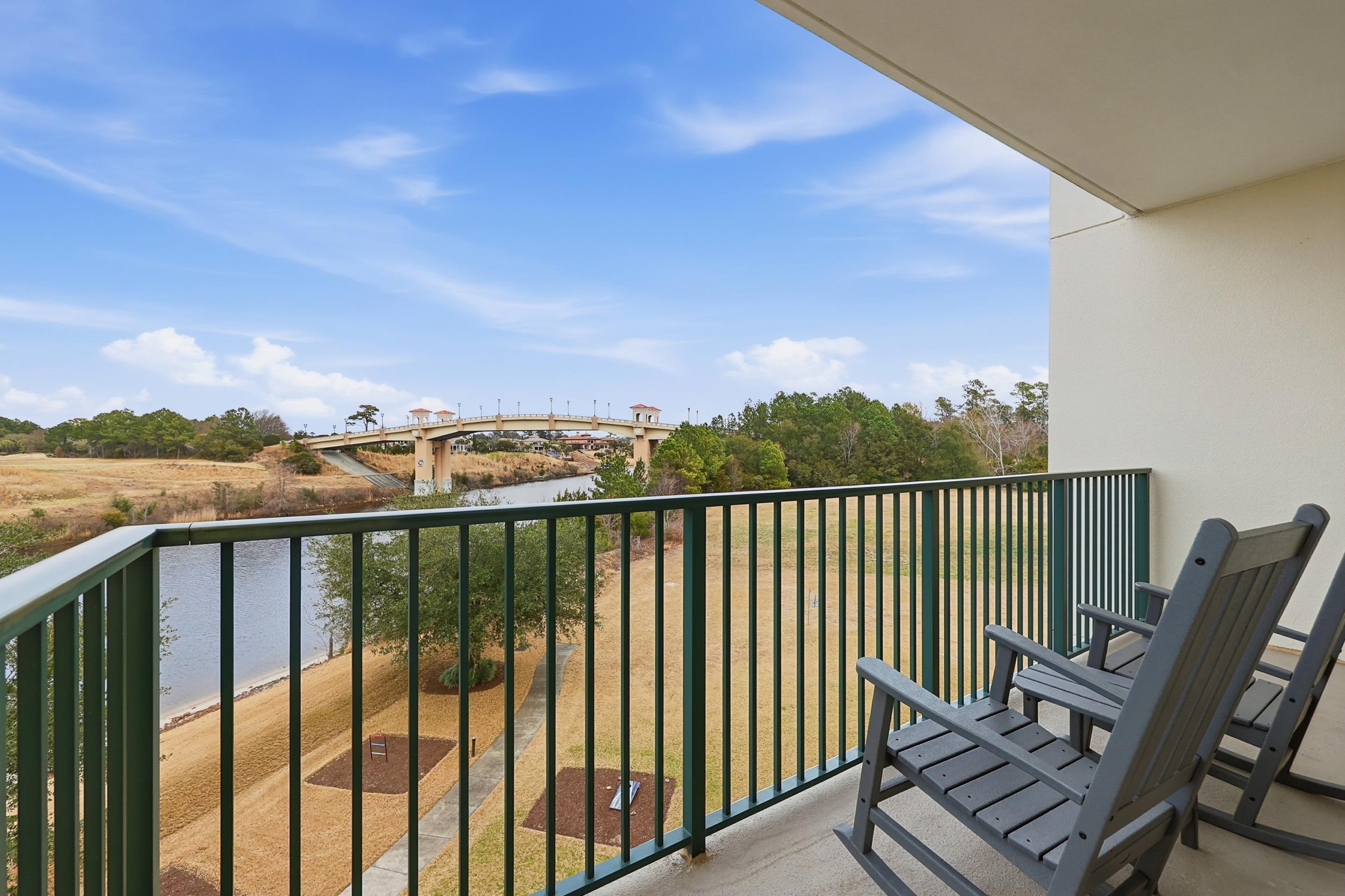 8121 Amalfi Pl. Property Photo 10