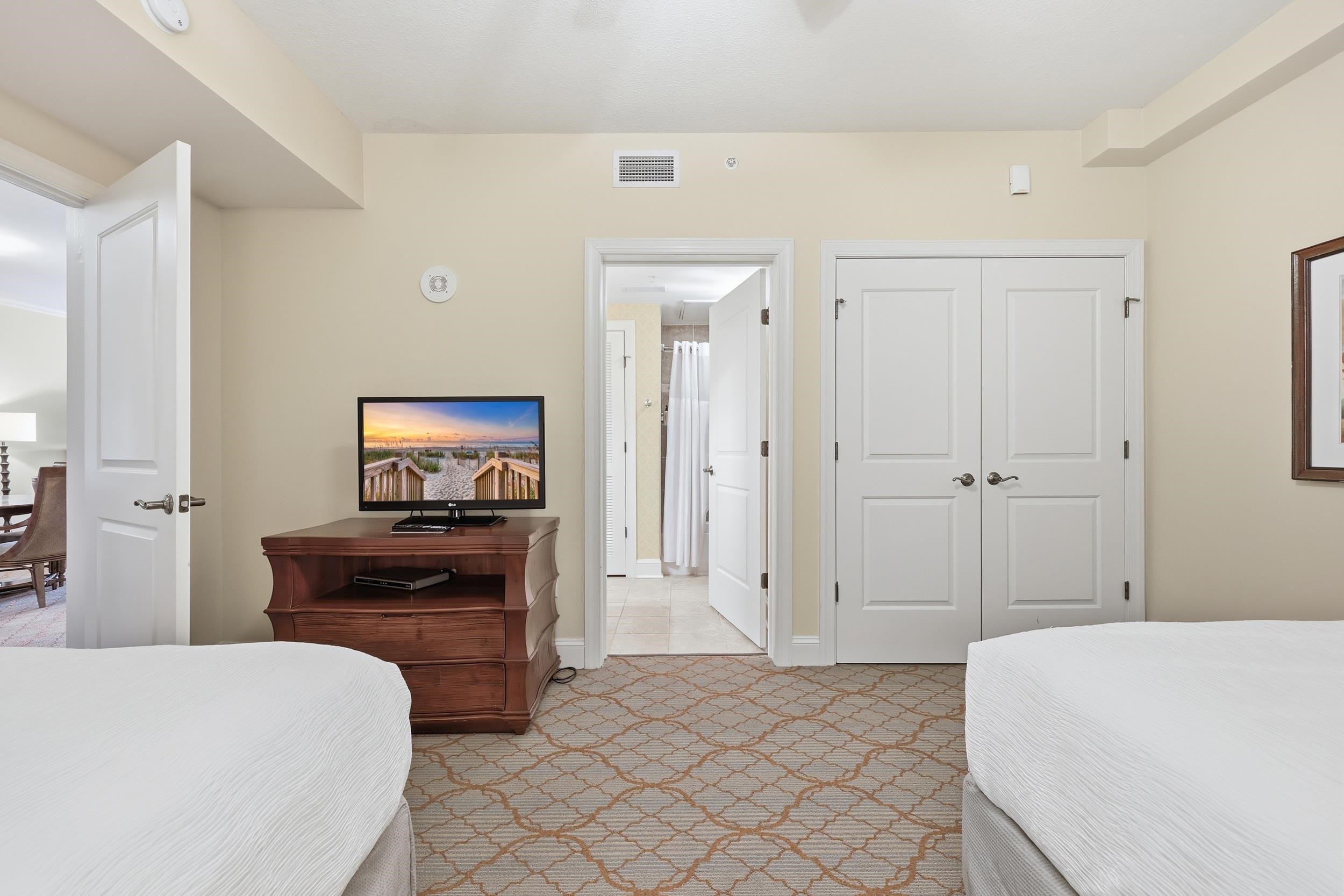 8121 Amalfi Pl. Property Photo 21