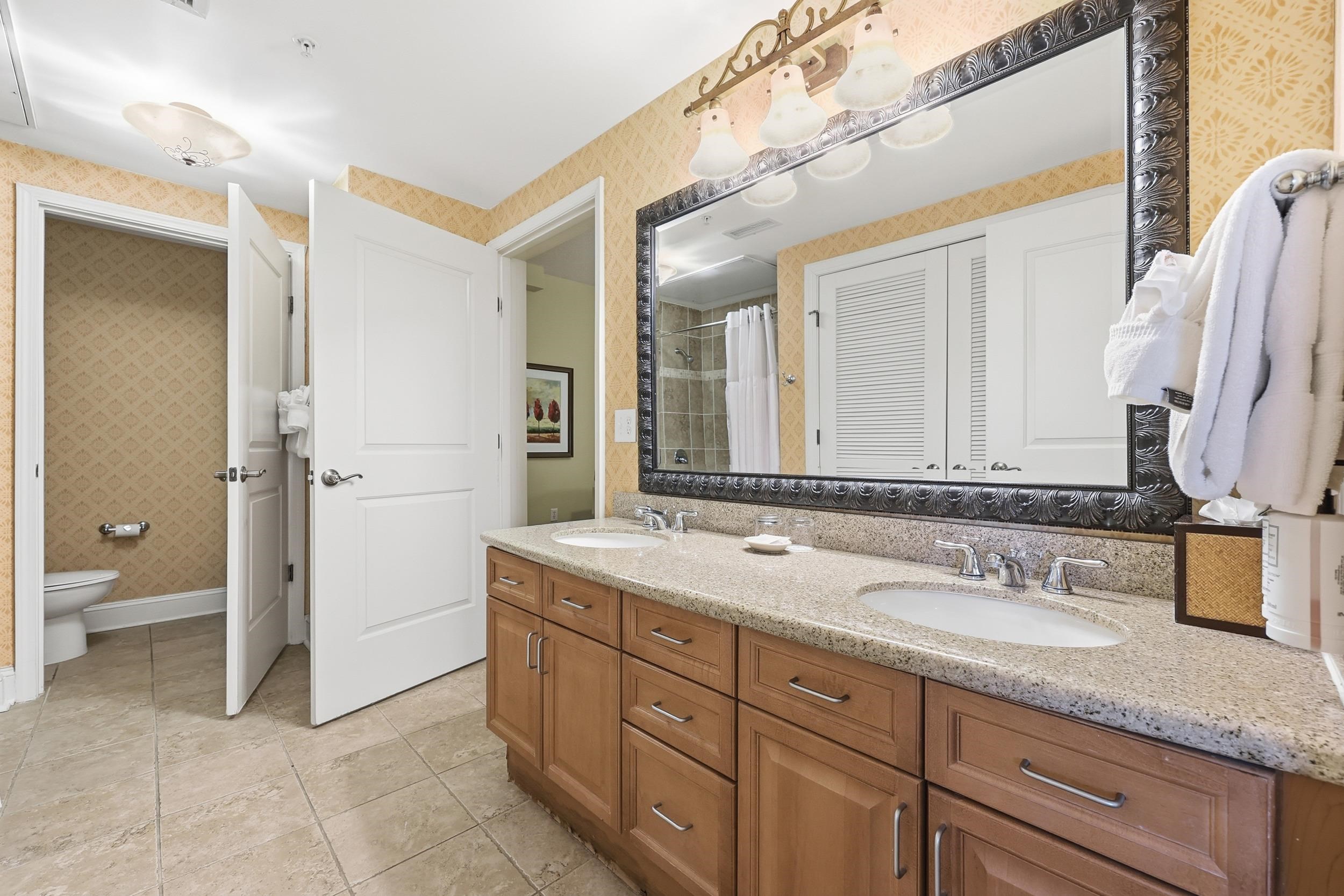 8121 Amalfi Pl. Property Photo 22