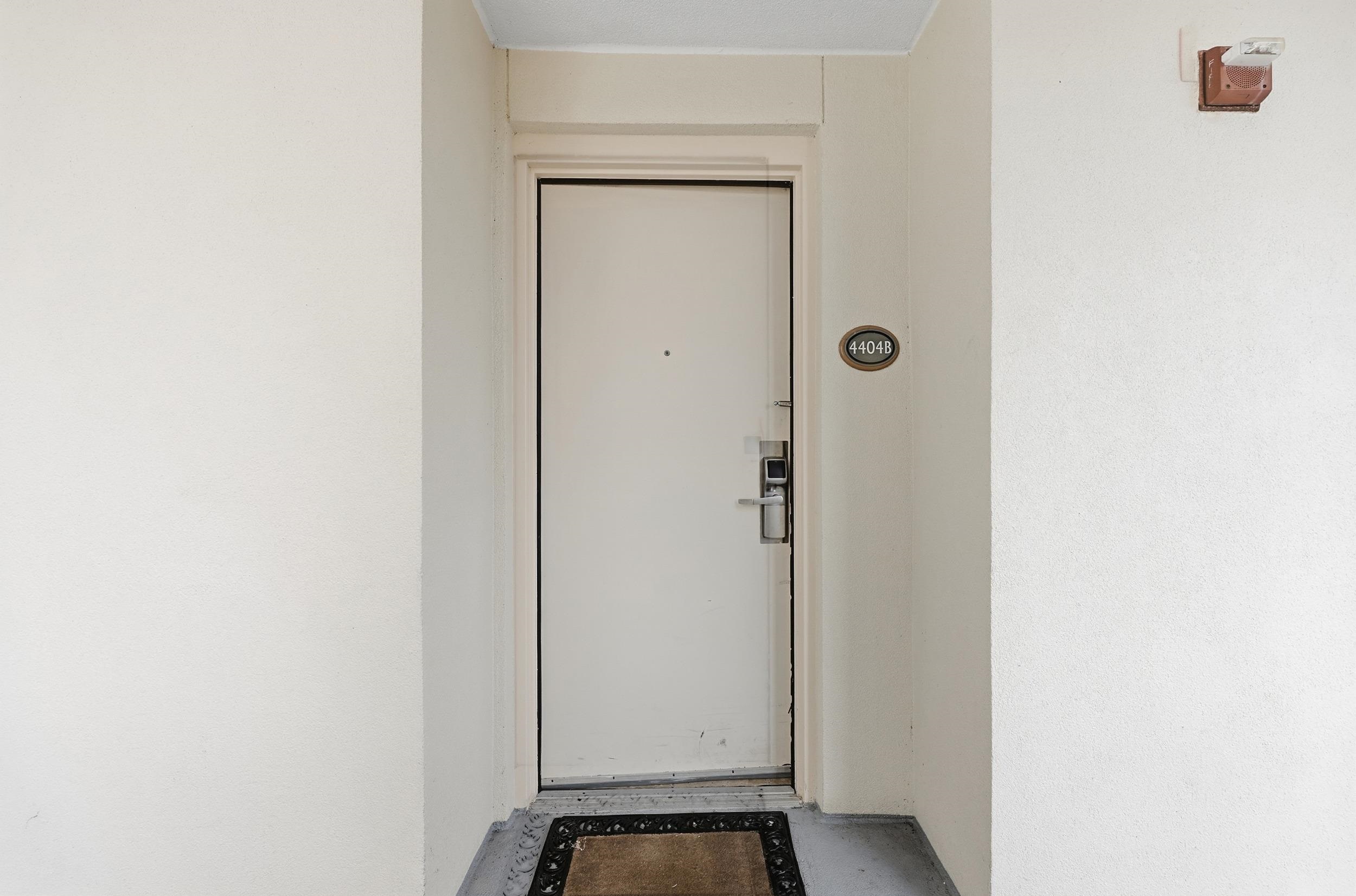 8121 Amalfi Pl. Property Photo 38