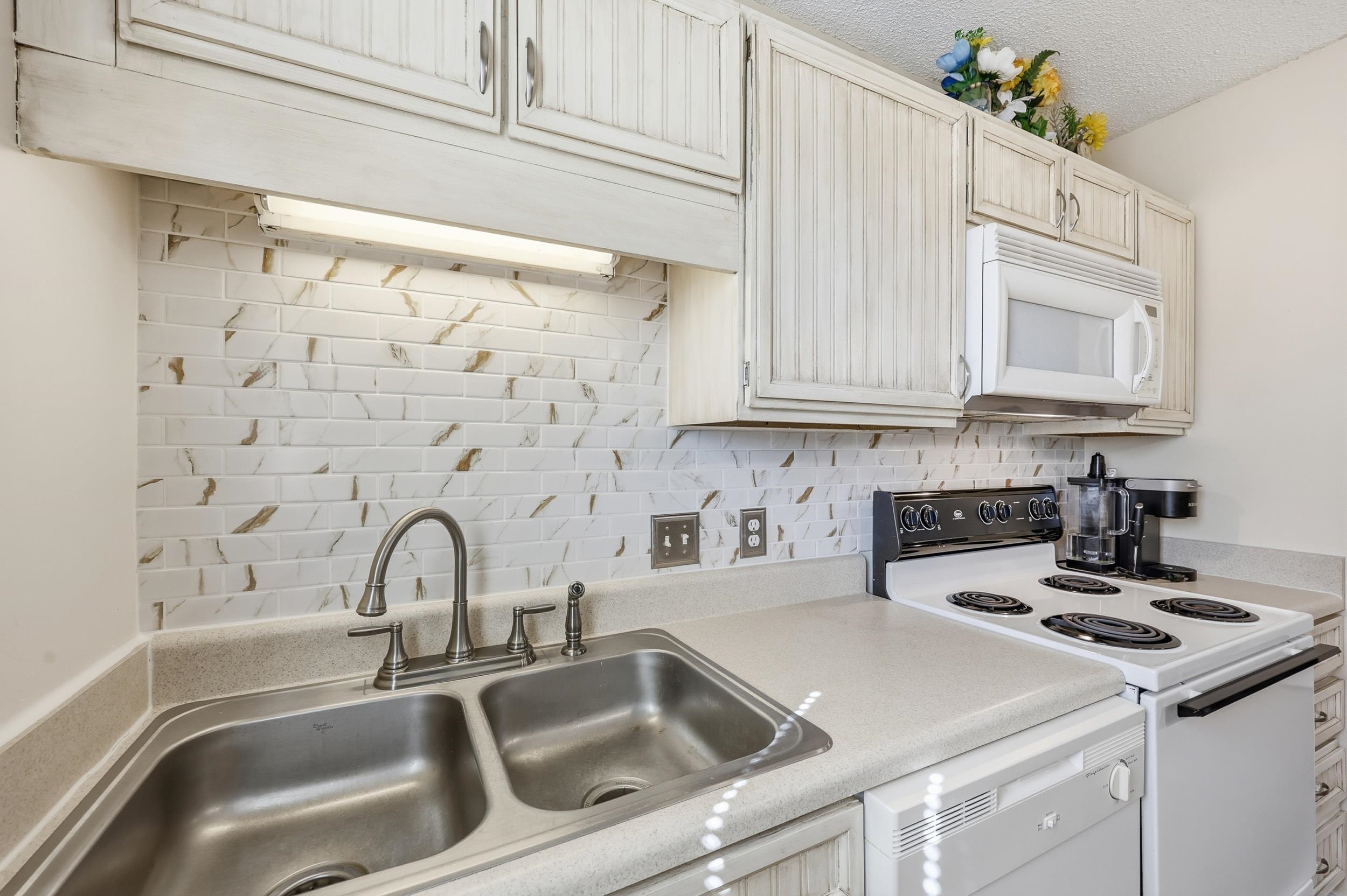 209 Double Eagle Dr. Property Photo 15