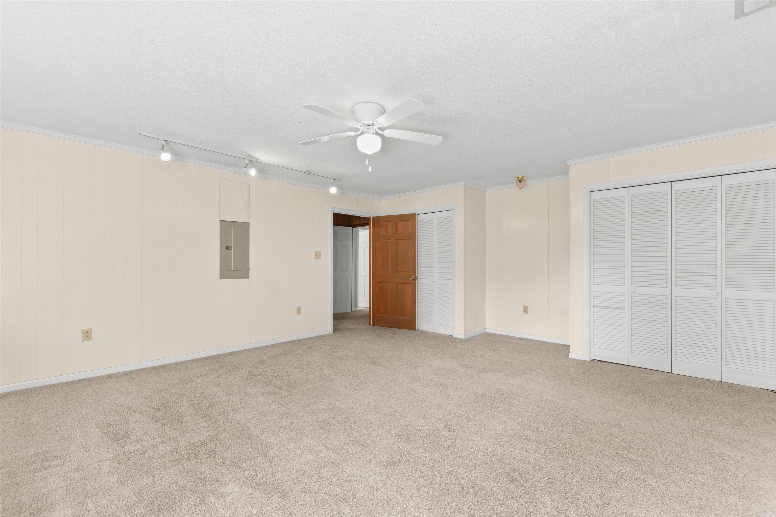2905 Whites Bridge Dr. Property Photo 23
