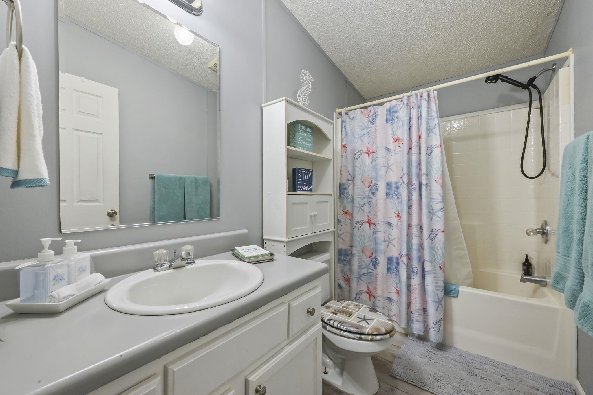 6043 East West Way Property Photo 11