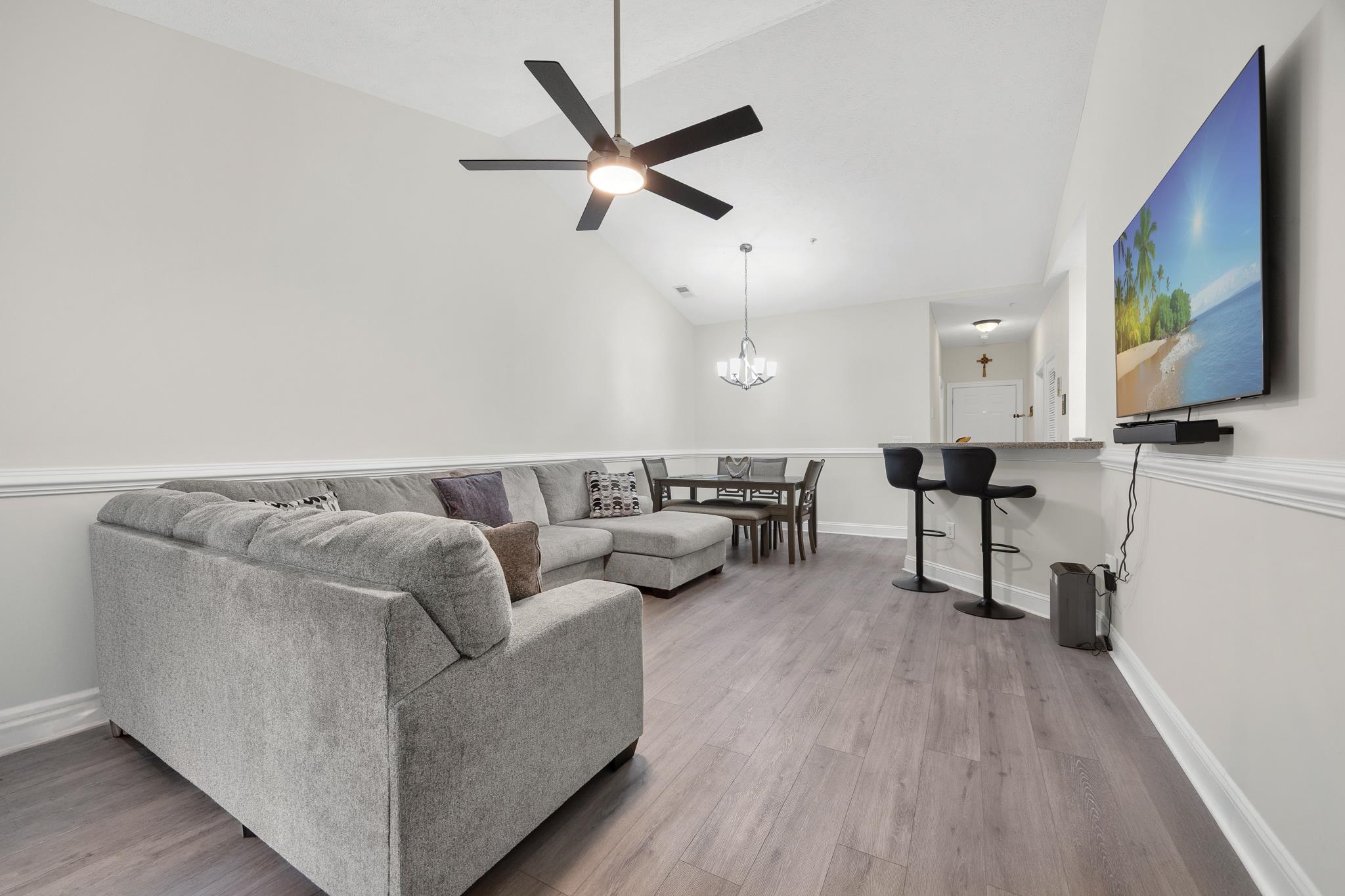 4933 Crab Pond Ct. Property Photo 4