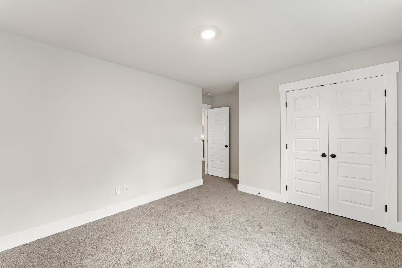 69 Madison Dr. Property Photo 18