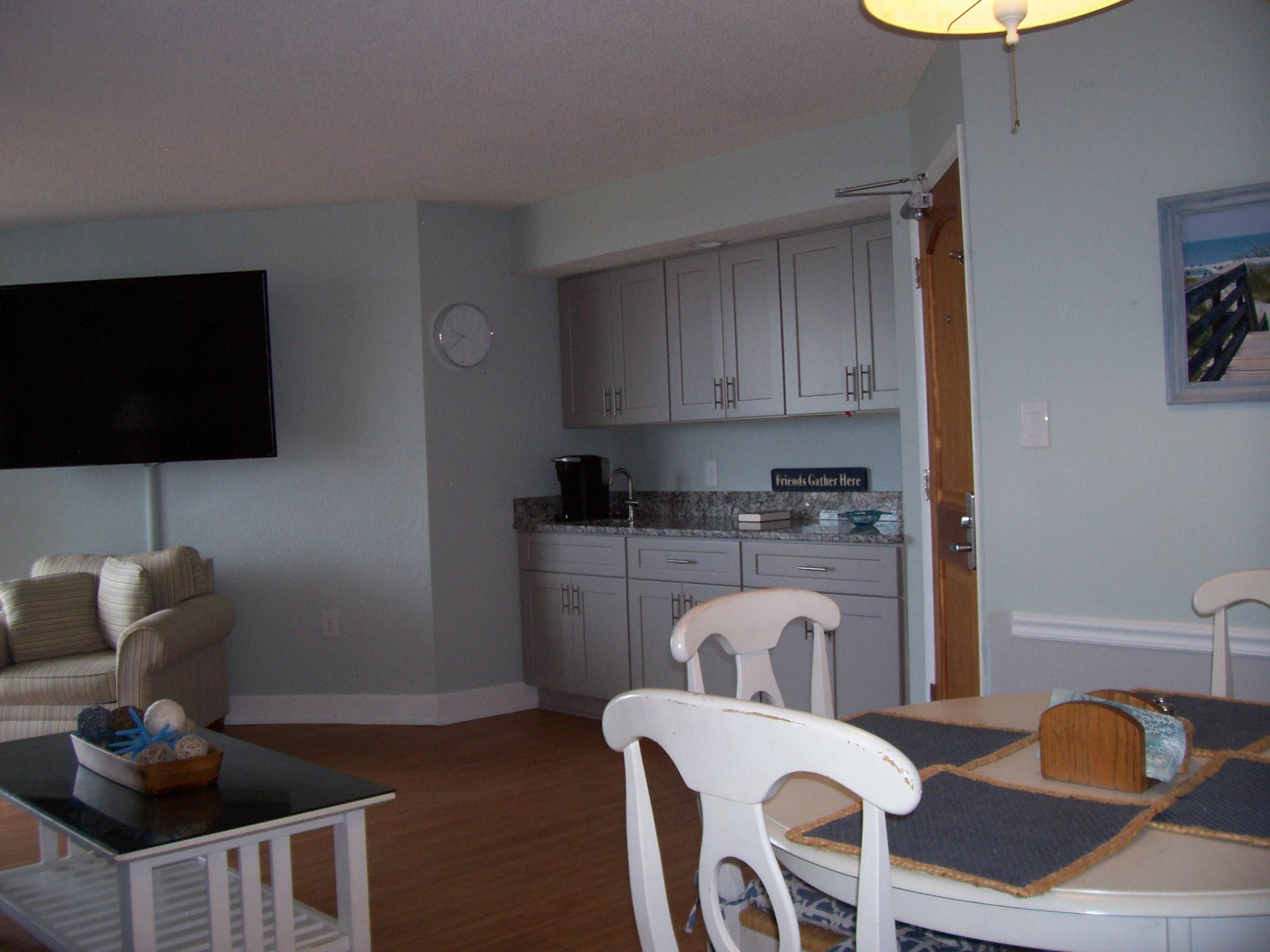 9550 Shore Dr. Property Photo 2