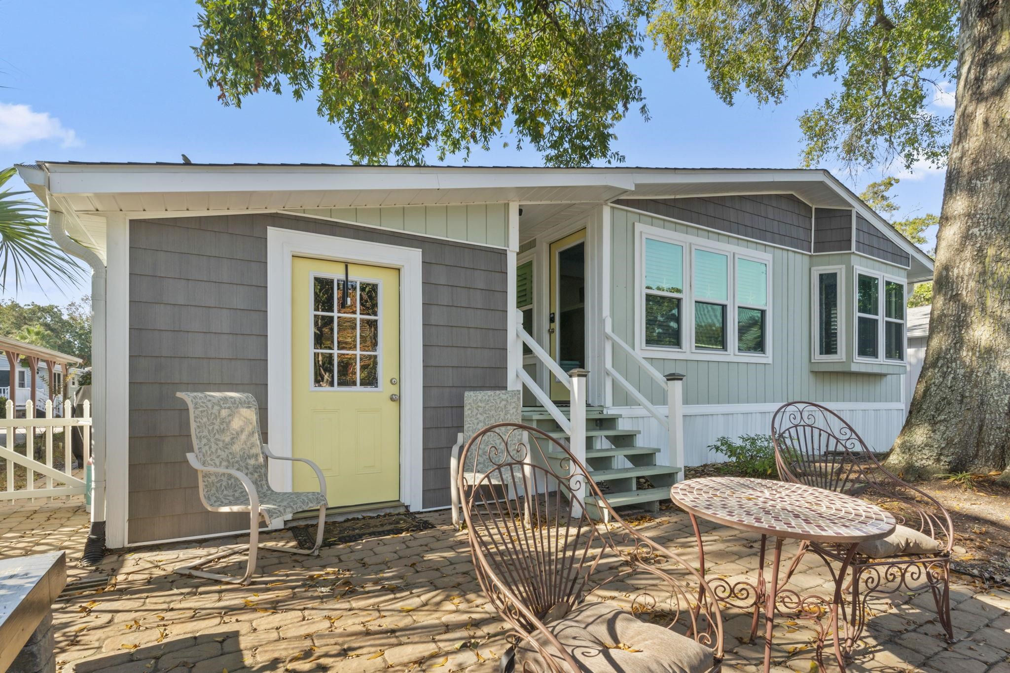 460 Fair Oaks Dr. Property Photo 1