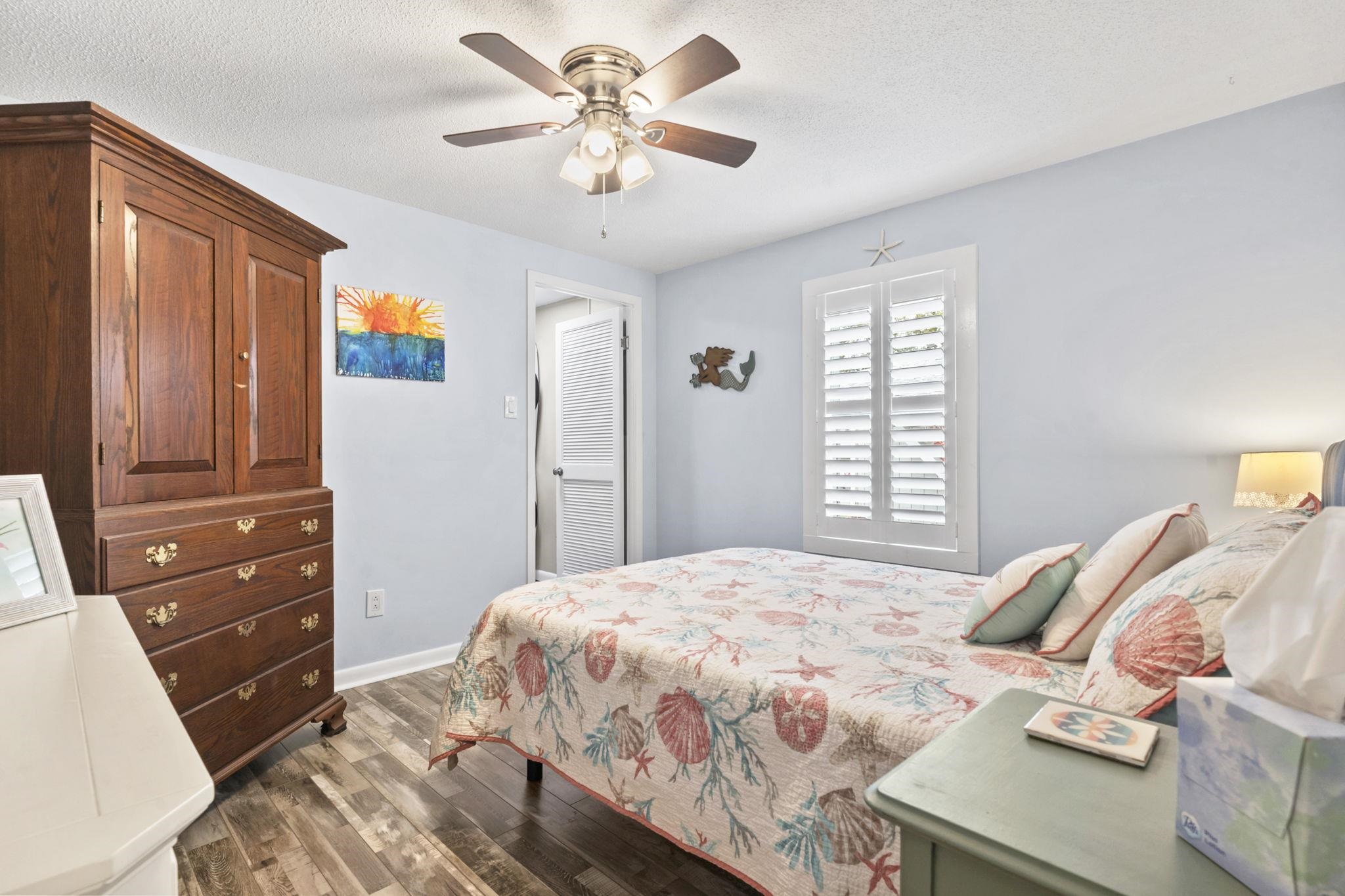 460 Fair Oaks Dr. Property Photo 18
