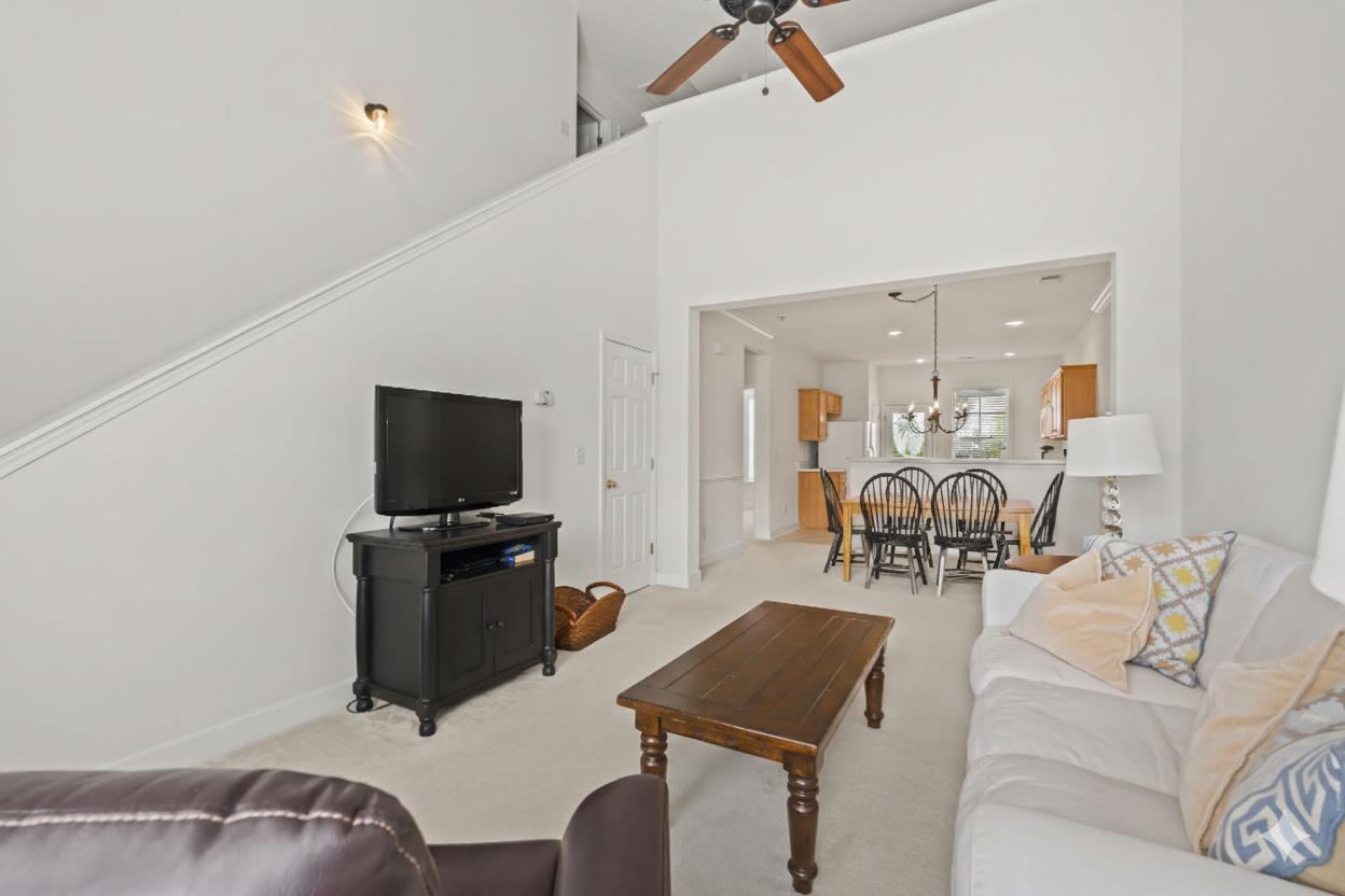 1005 Balmore Dr. Property Photo 4