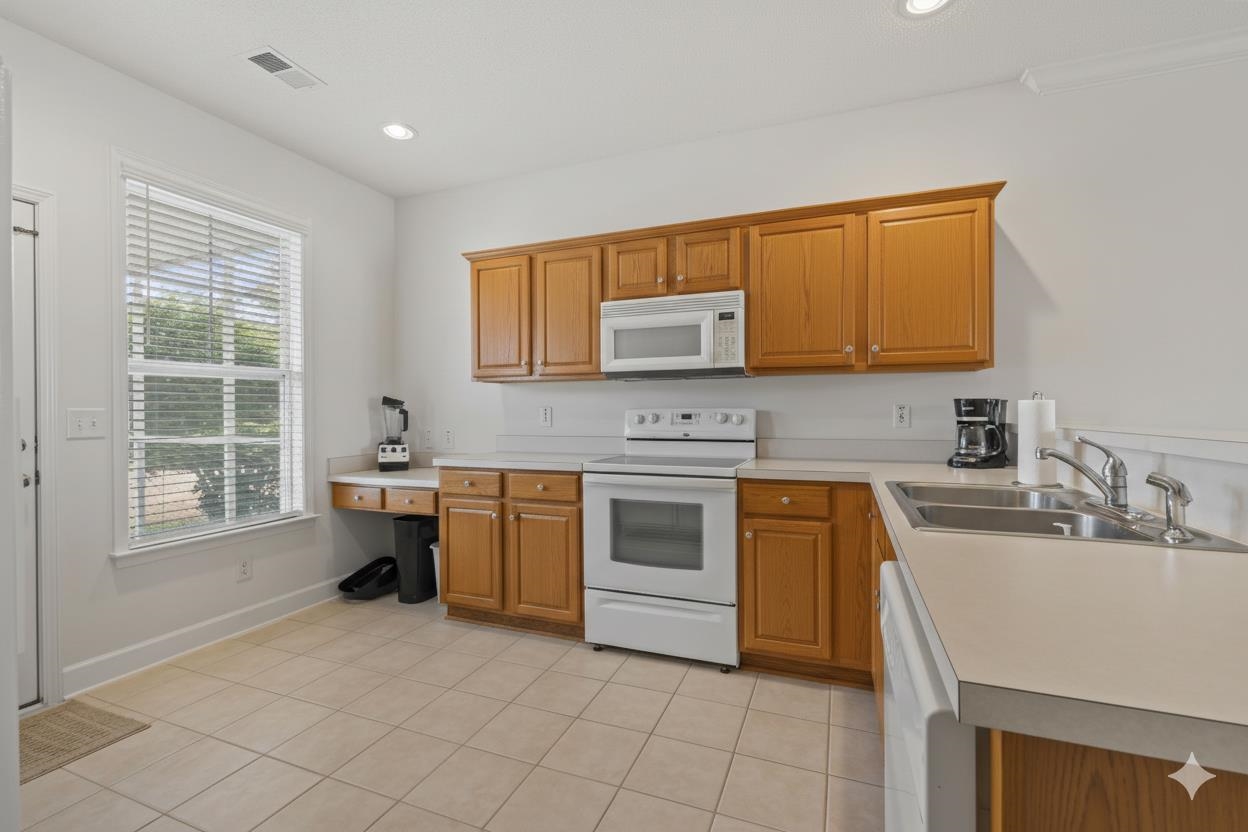 1005 Balmore Dr. Property Photo 7