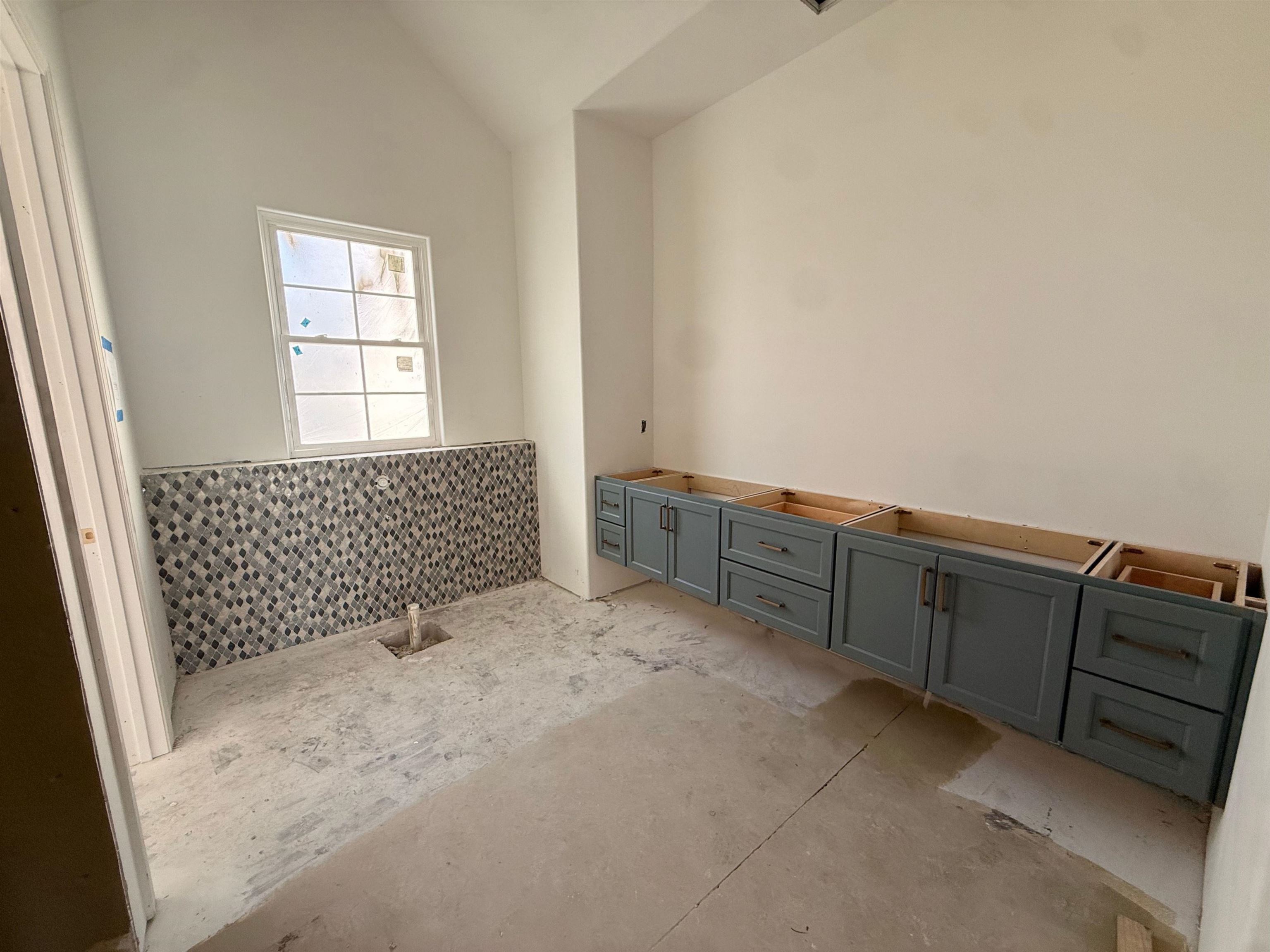 8015 East Bay Ct. Property Photo 9