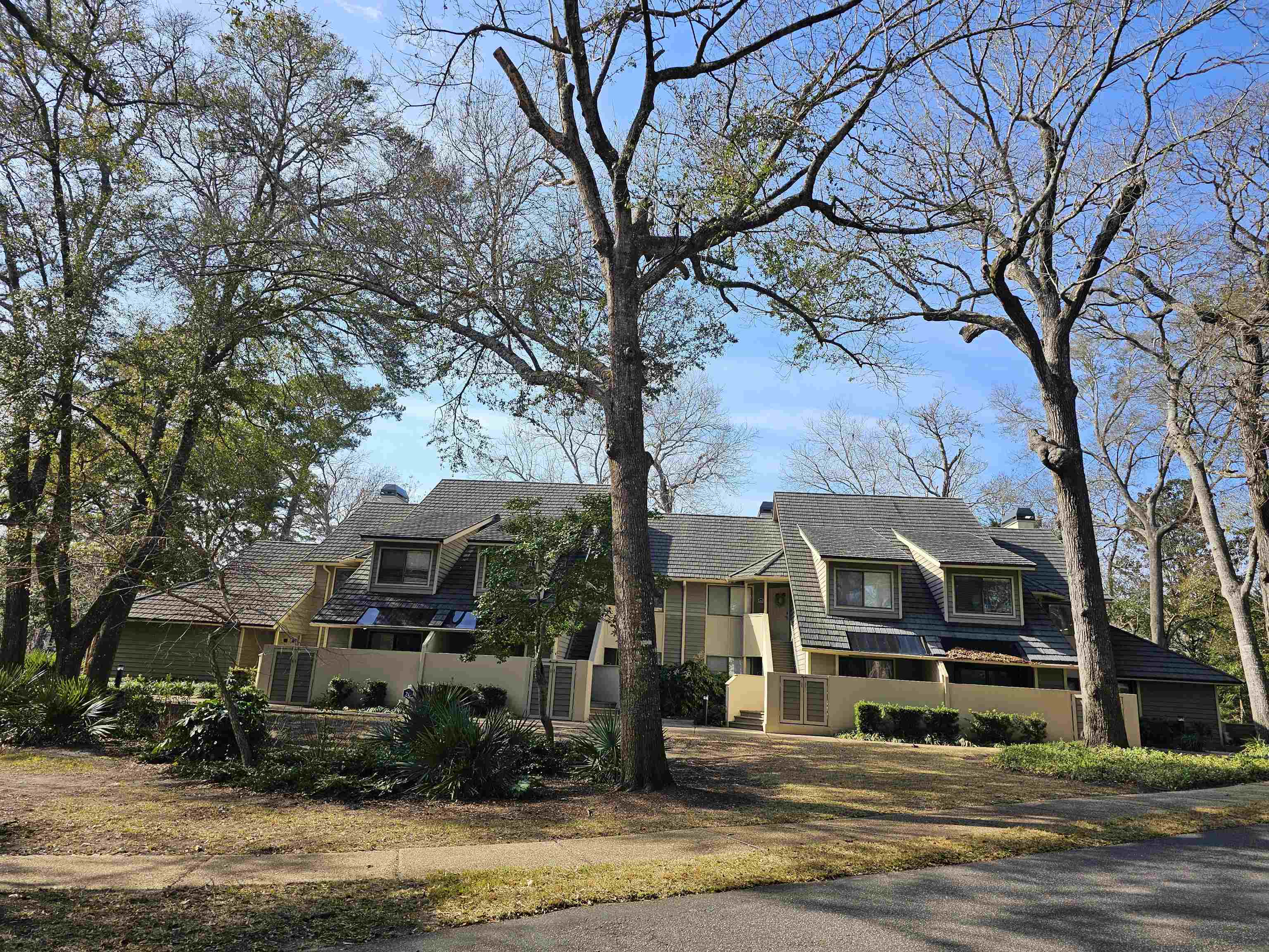 204 Baslow Ct. Property Photo 1