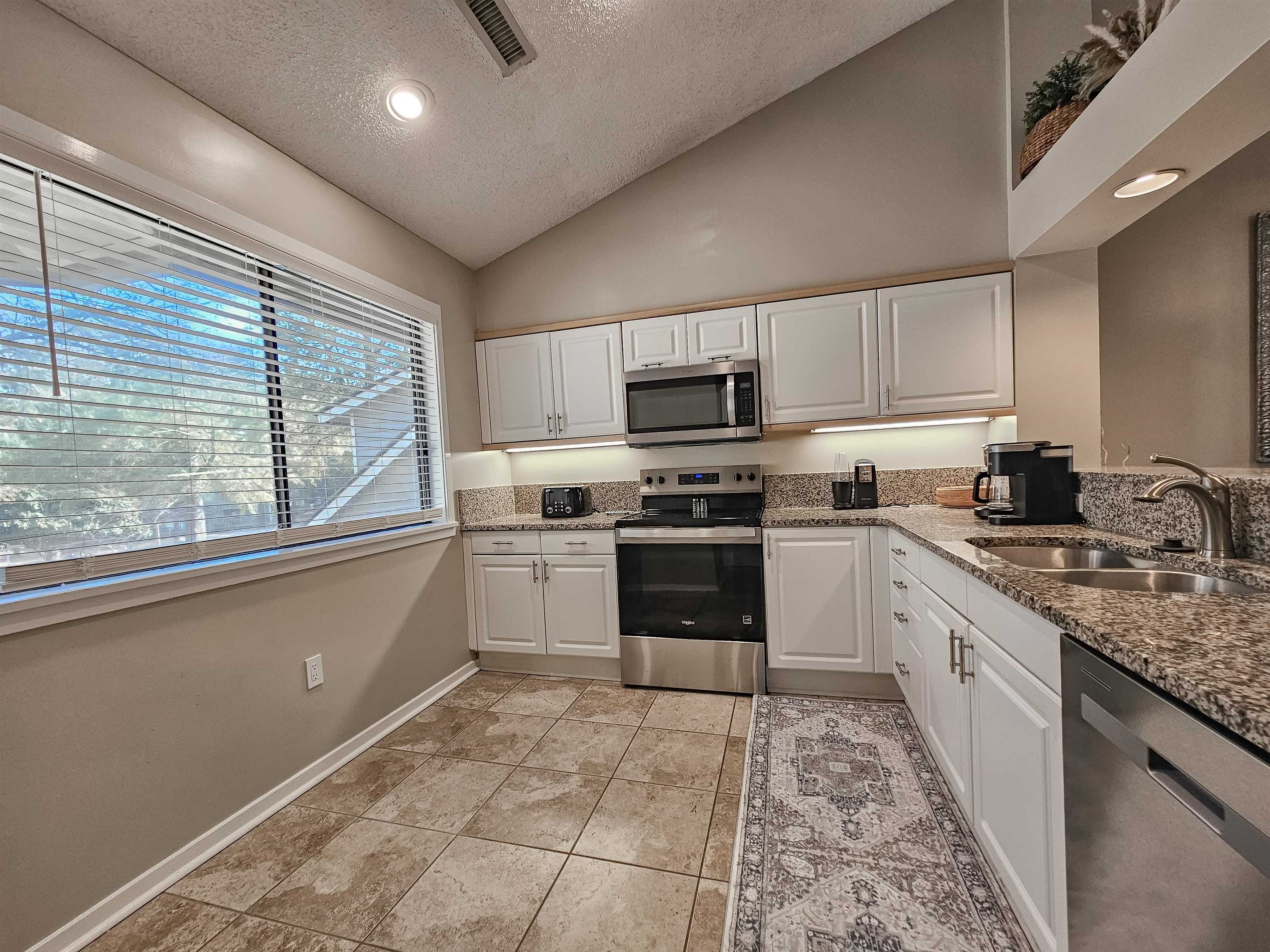 204 Baslow Ct. Property Photo 22