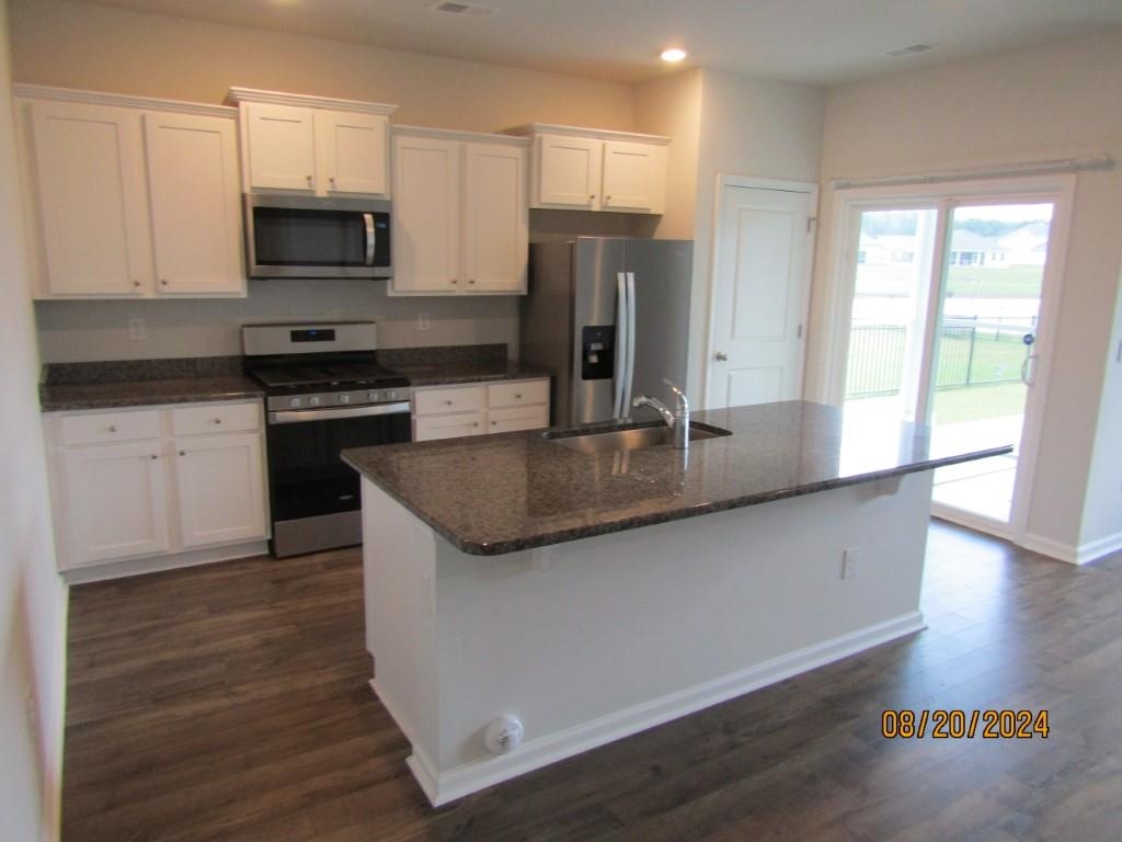 2155 Ainsley Dr. Property Photo 2