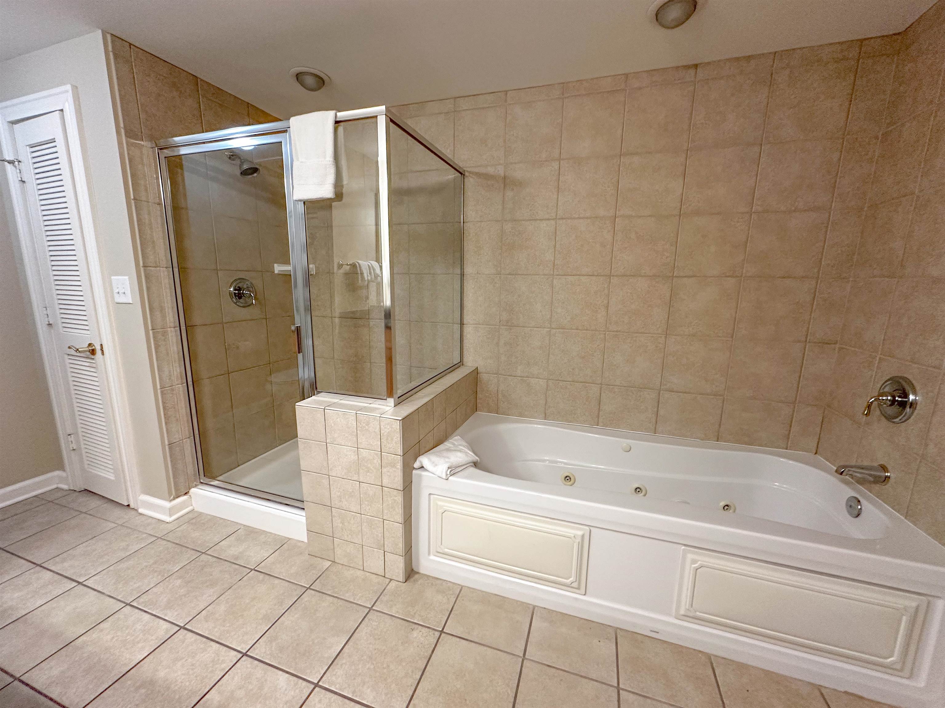 9994 Beach Club Dr. Property Photo 25