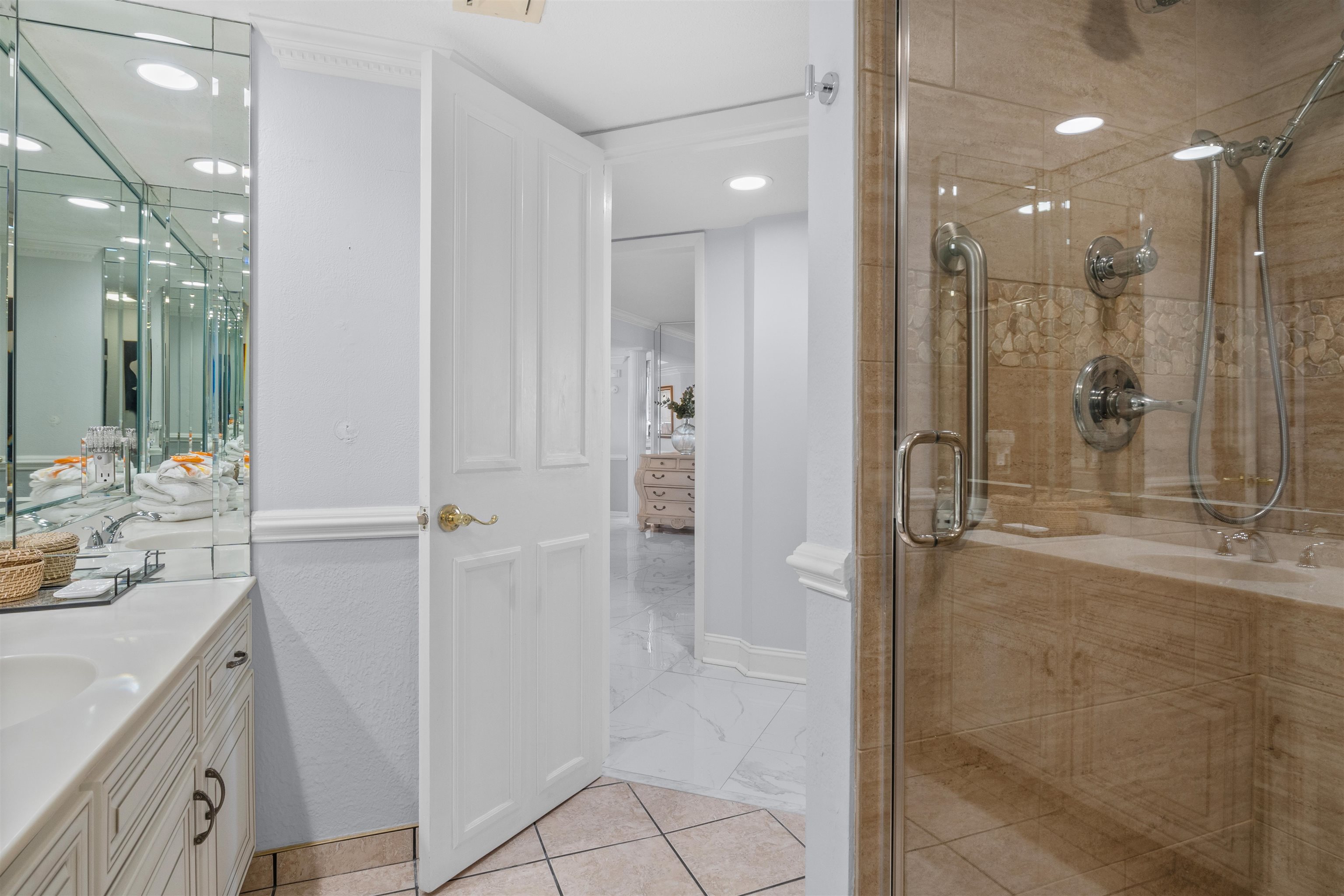 9650 Shore Dr. Property Photo 12