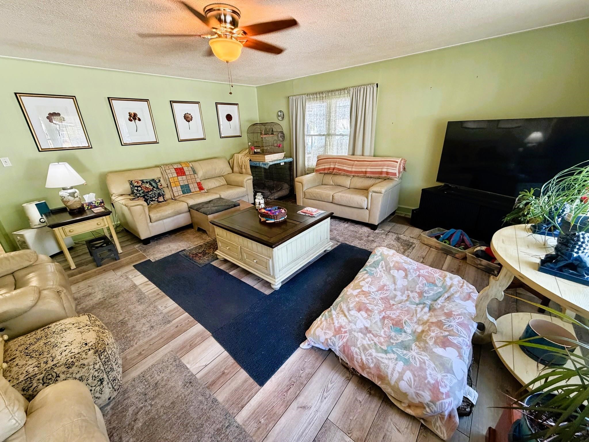 811 Cedar St. Property Photo 2