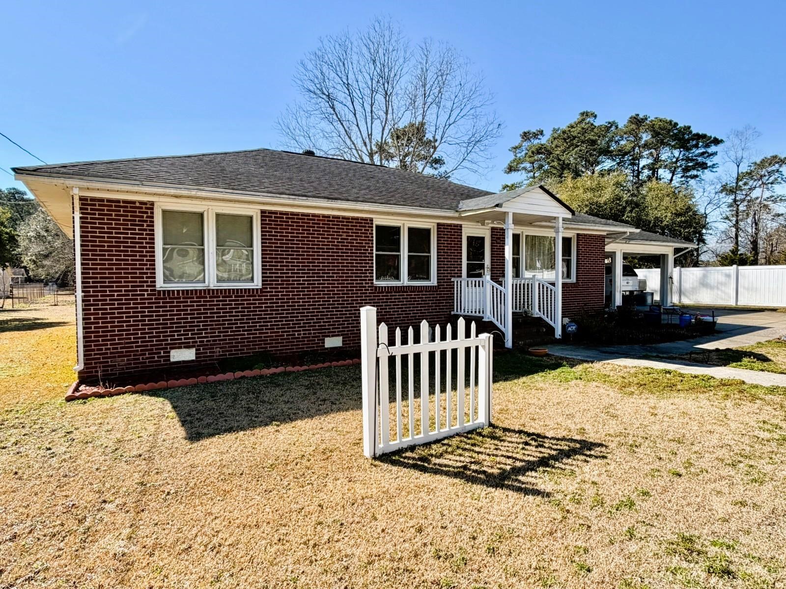 811 Cedar St. Property Photo 6