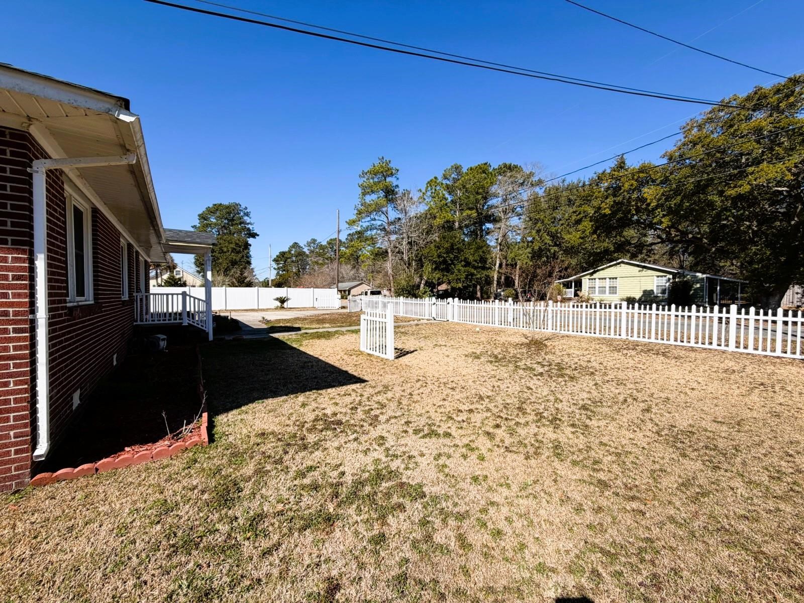 811 Cedar St. Property Photo 9