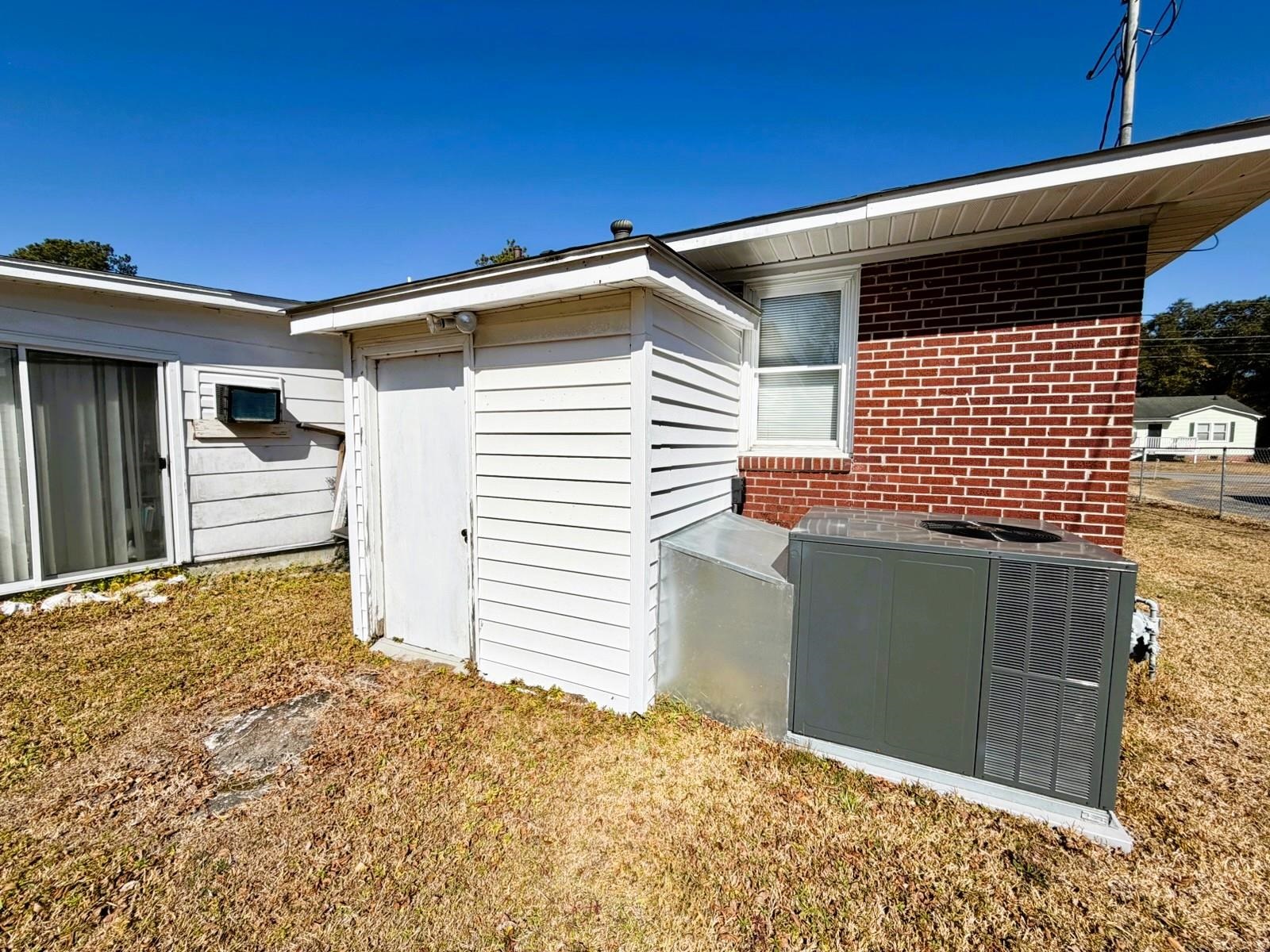 811 Cedar St. Property Photo 10