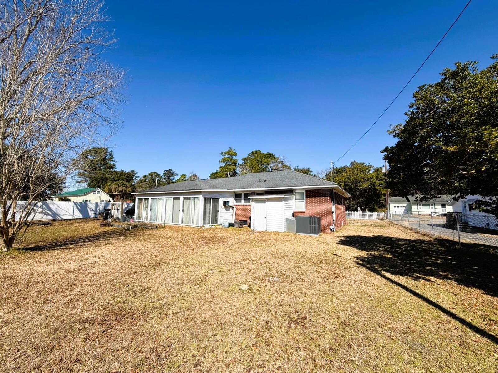 811 Cedar St. Property Photo 11