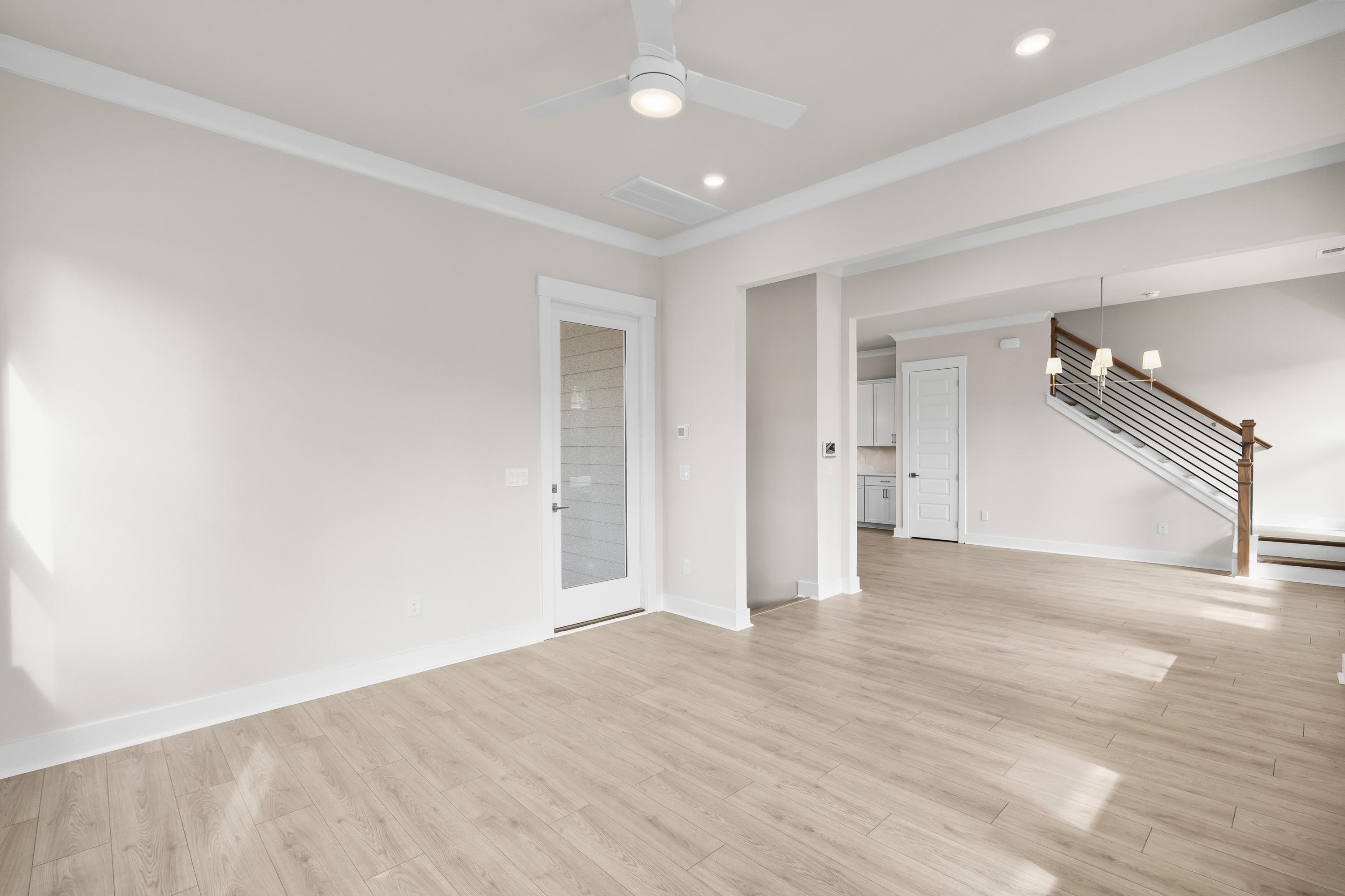 319 Crossing Ct. Property Photo 8