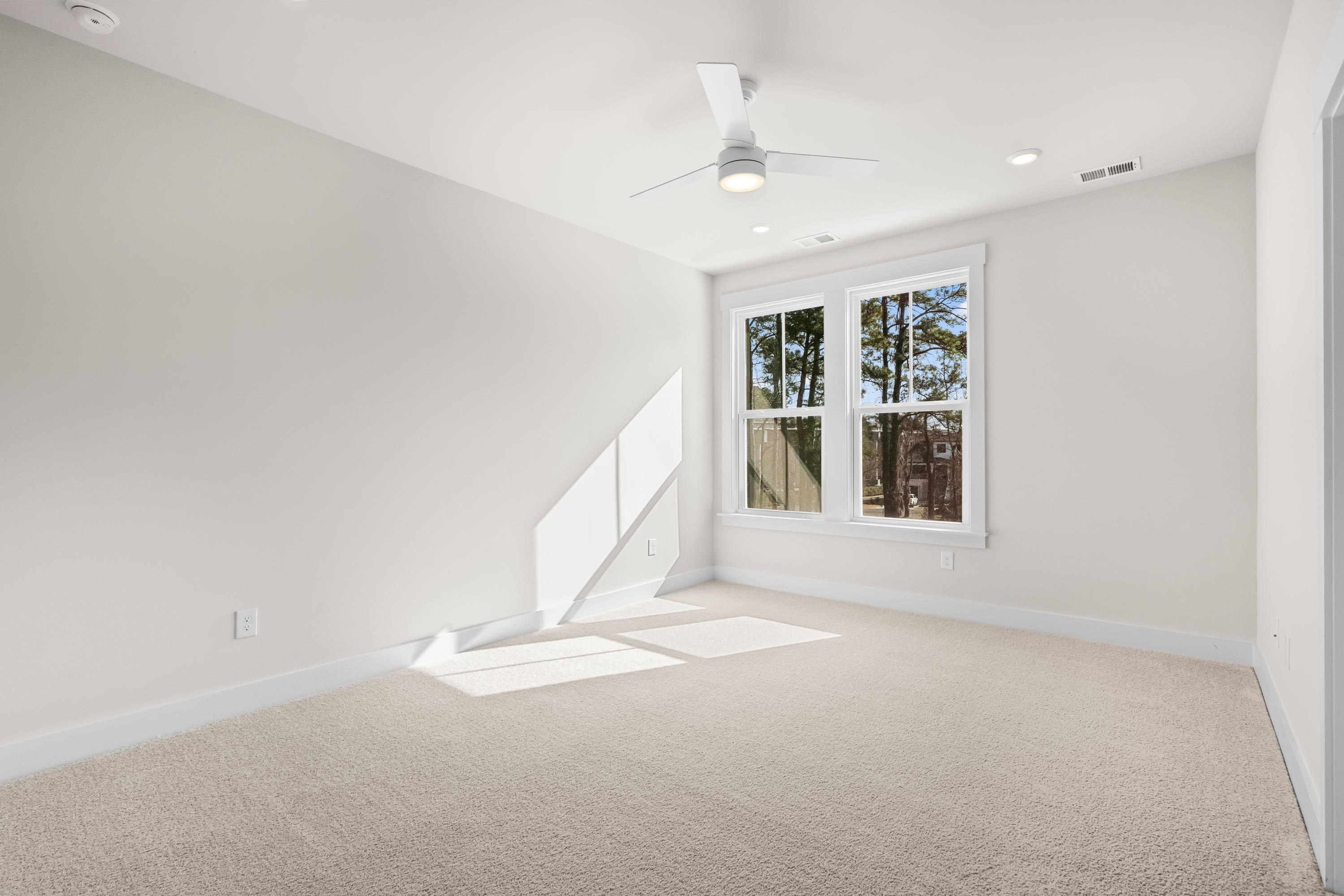 319 Crossing Ct. Property Photo 18