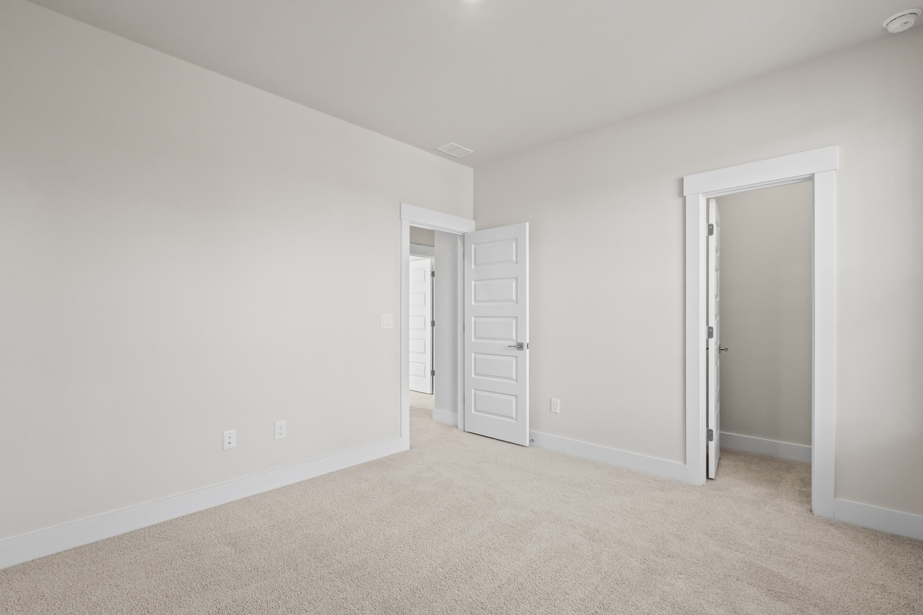 319 Crossing Ct. Property Photo 25