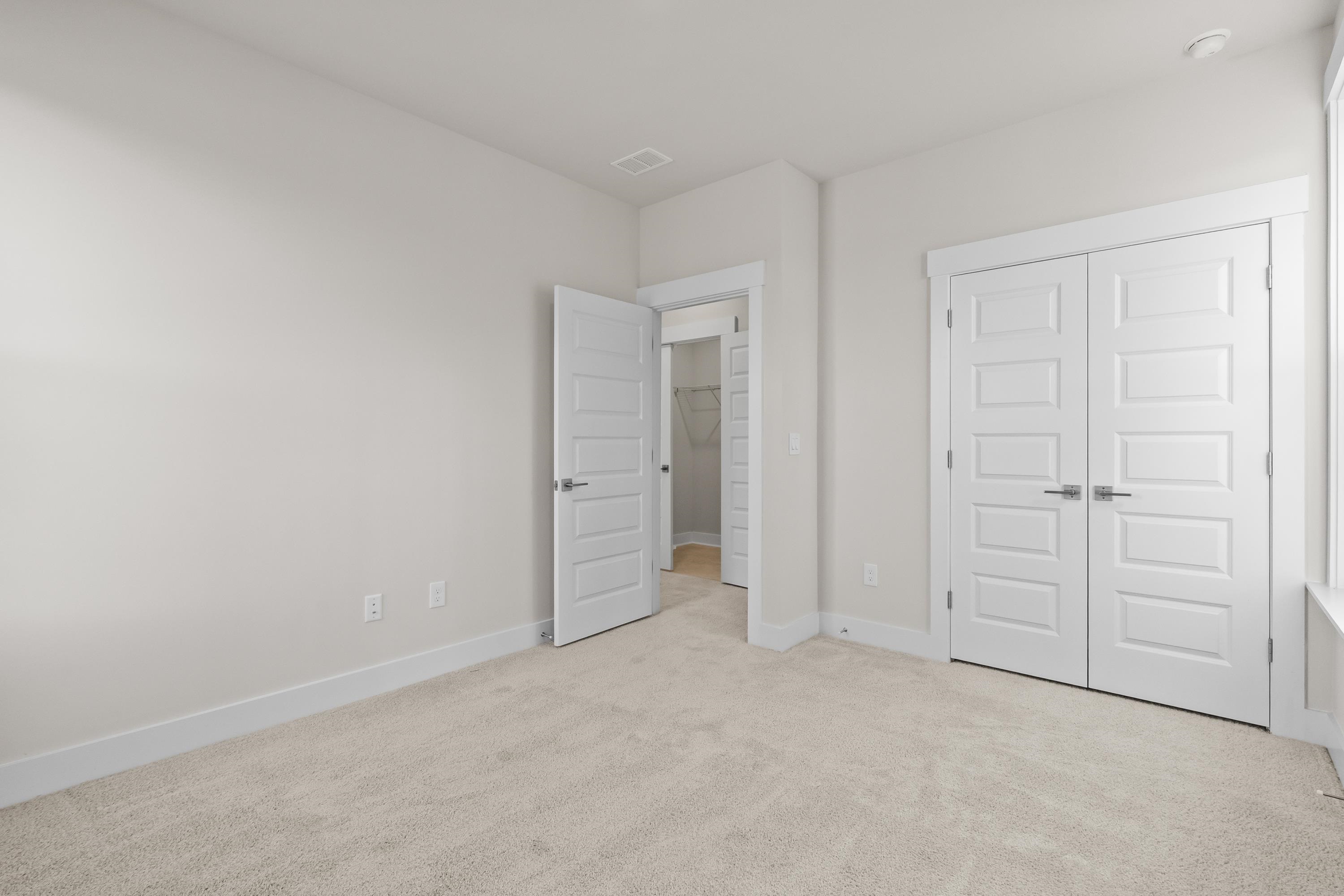 319 Crossing Ct. Property Photo 27