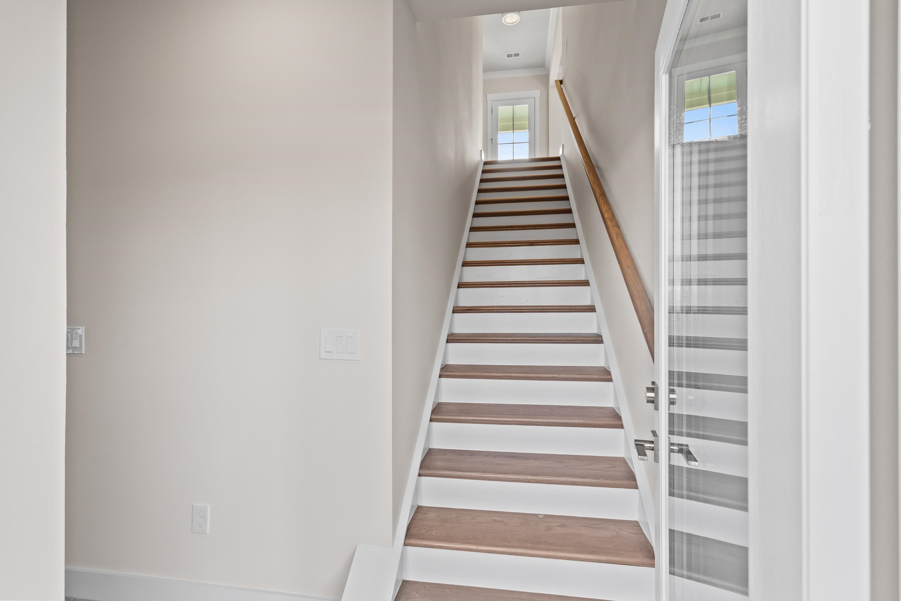 319 Crossing Ct. Property Photo 29
