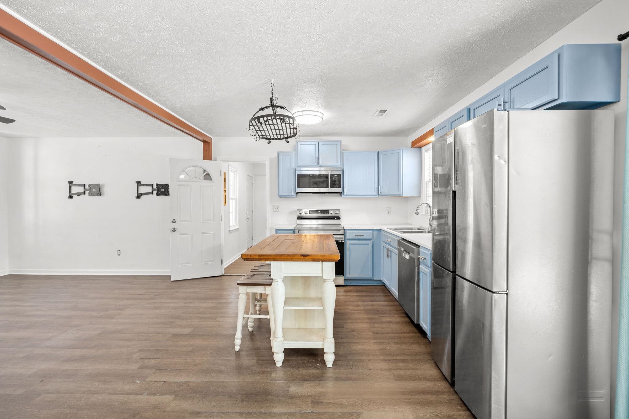 1115 Scott Dr. Property Photo 12