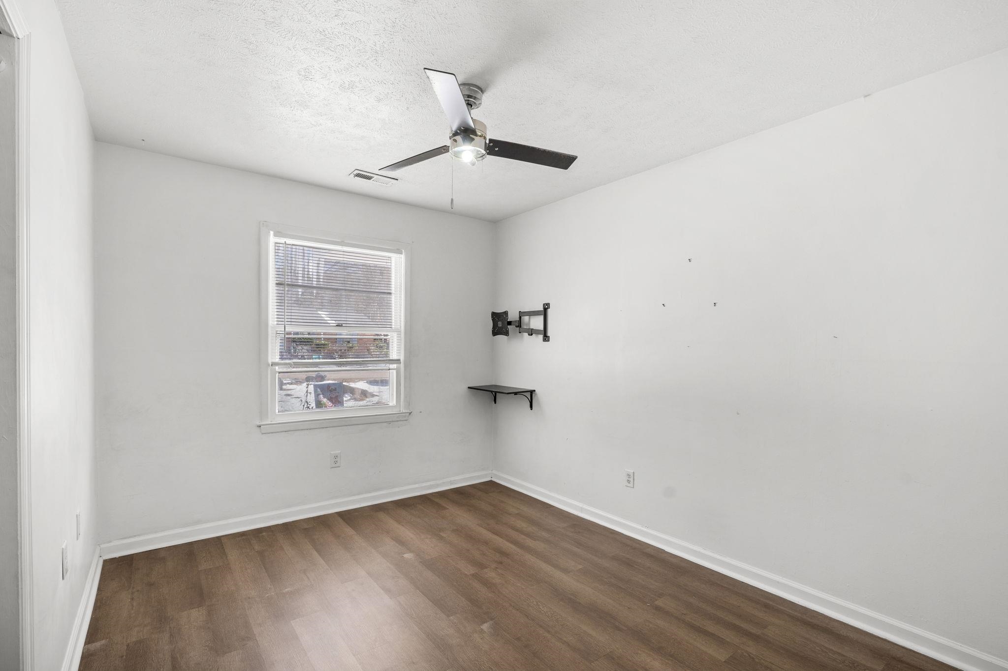 1115 Scott Dr. Property Photo 13