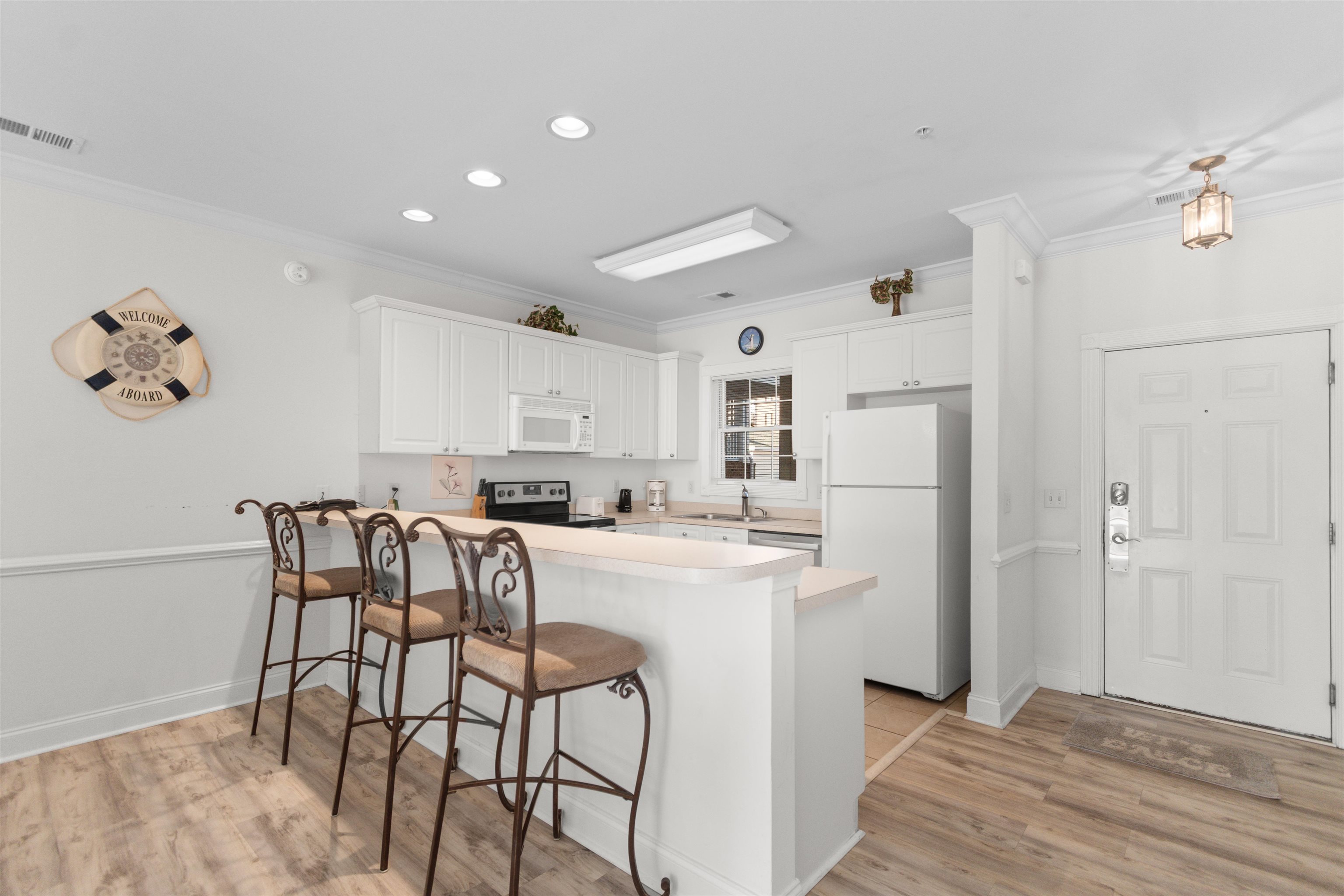 4890 Luster Leaf Circle Property Photo 4