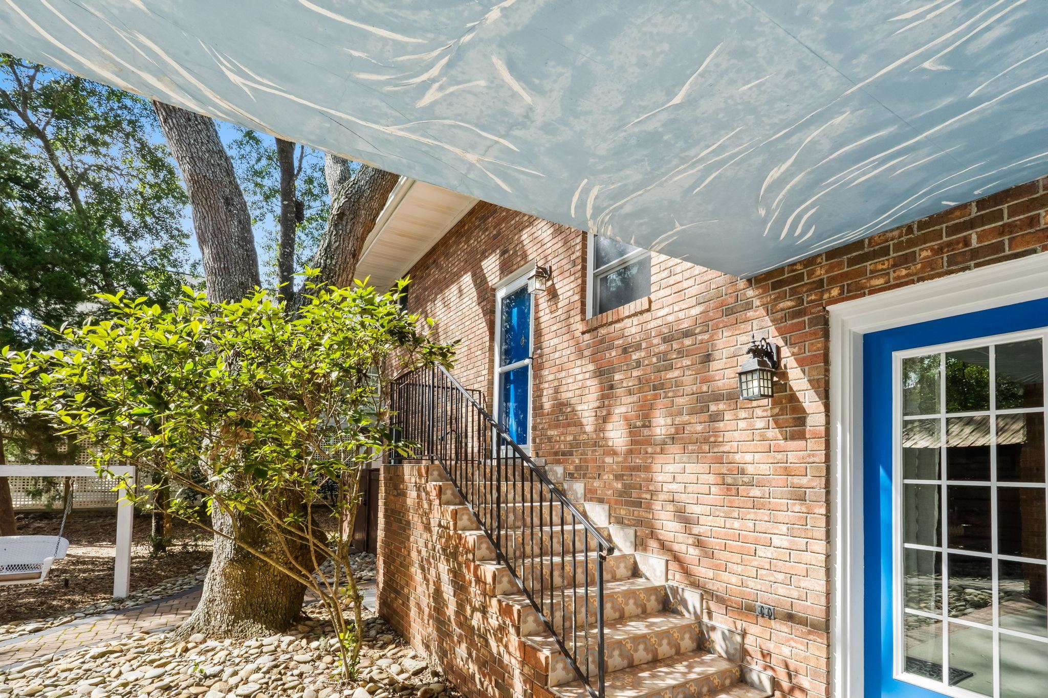 500 Roller Coaster Ln. Property Photo 6