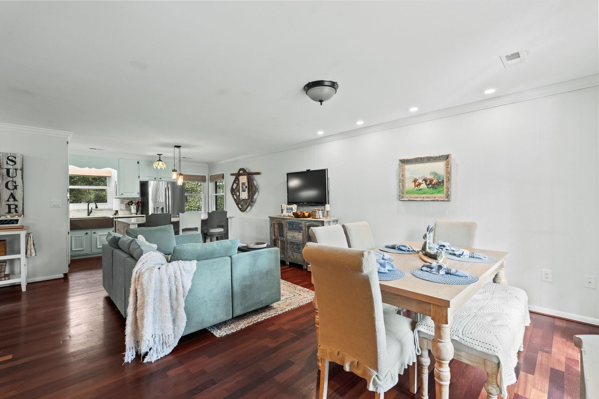 500 Roller Coaster Ln. Property Photo 11