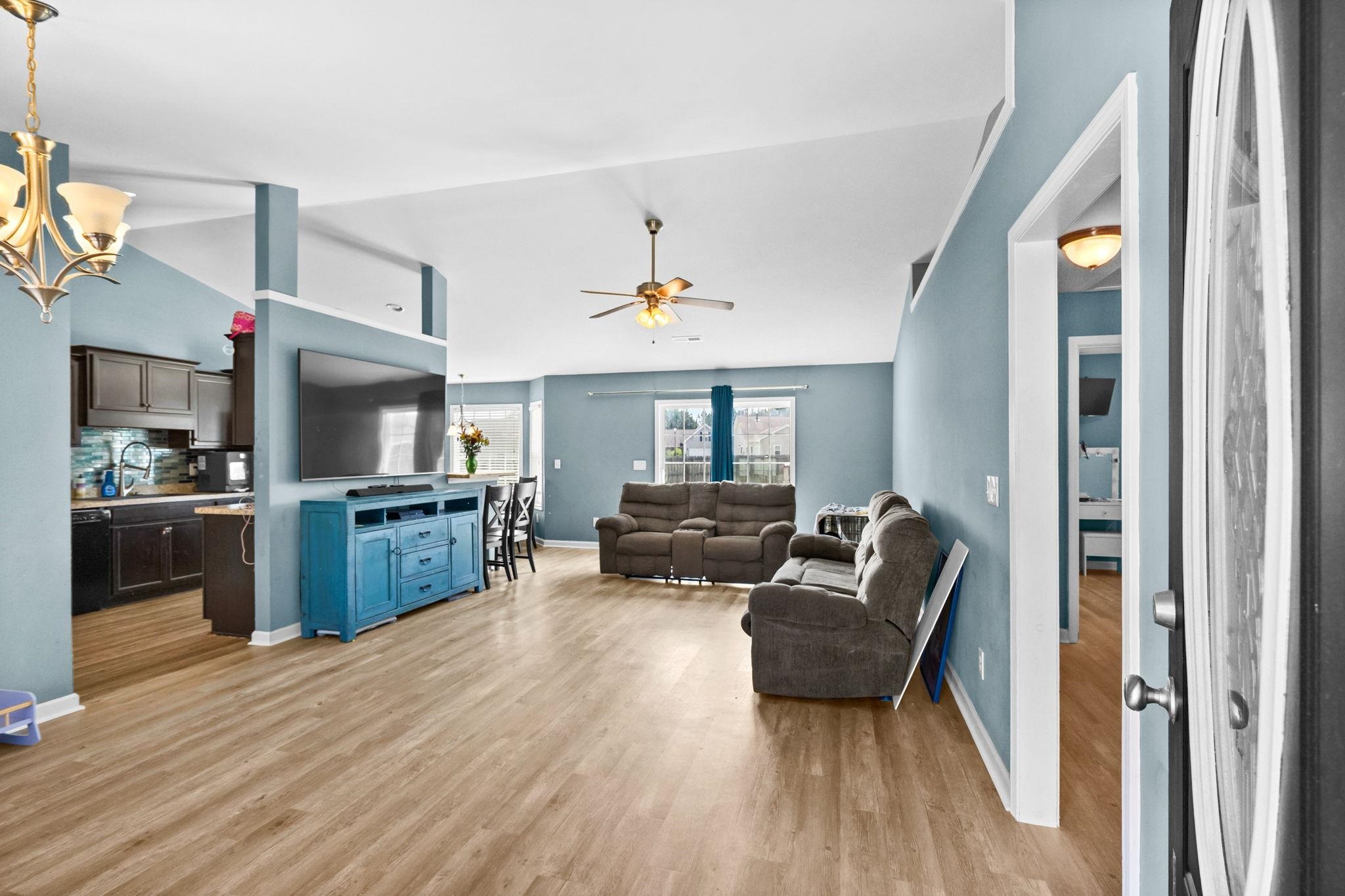 1445 Abberbury Dr. Property Photo 4