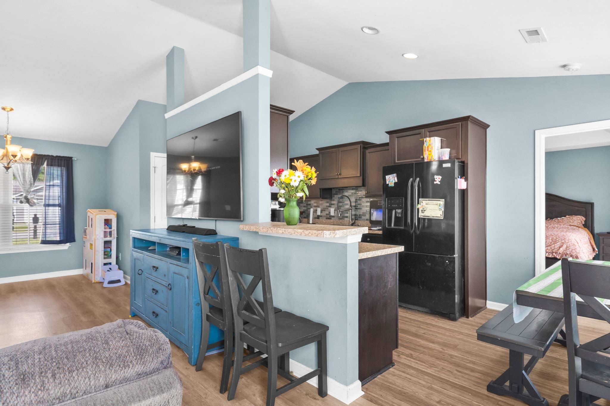 1445 Abberbury Dr. Property Photo 8