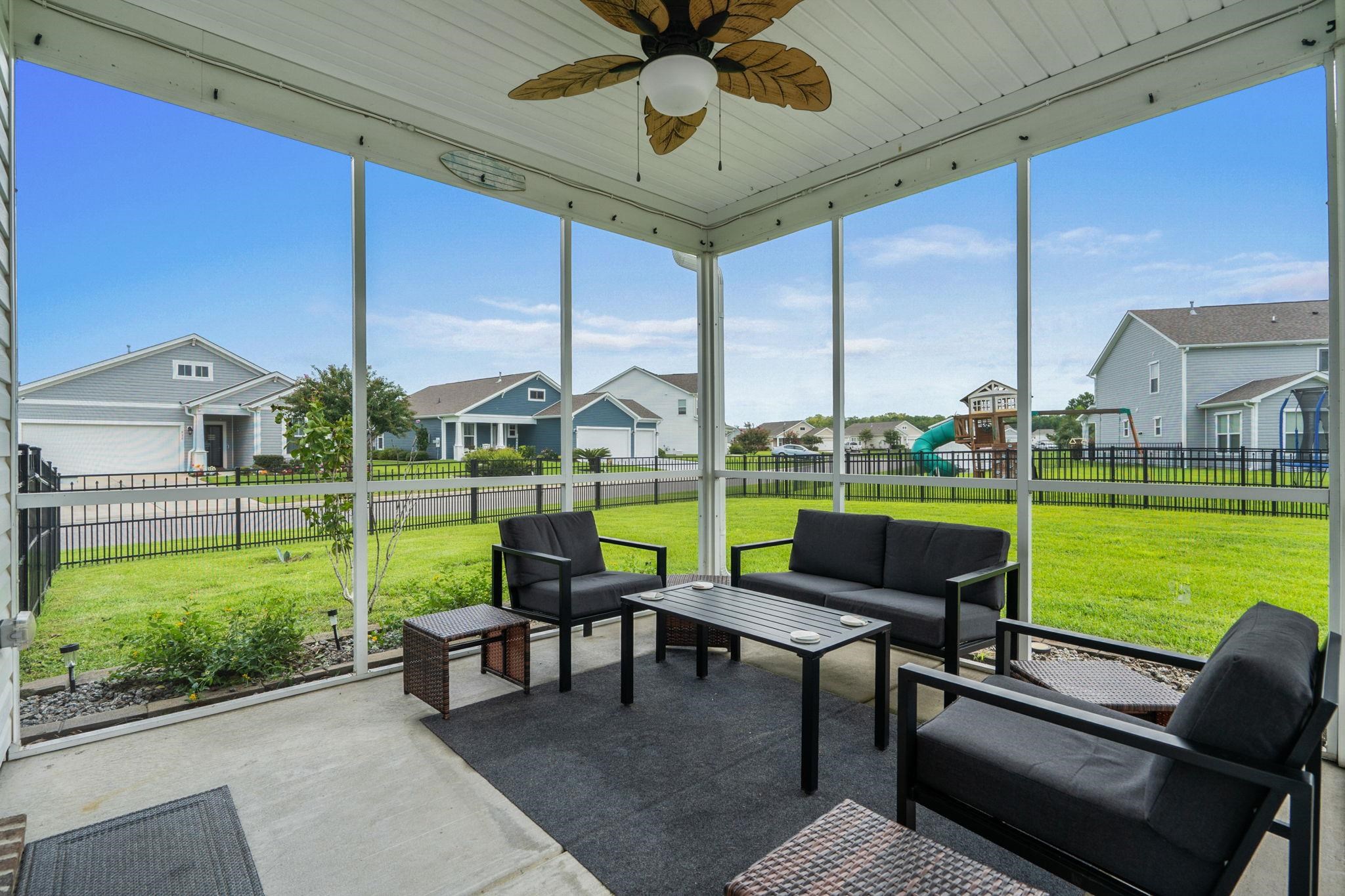 1076 Caprisia Loop Property Photo 26