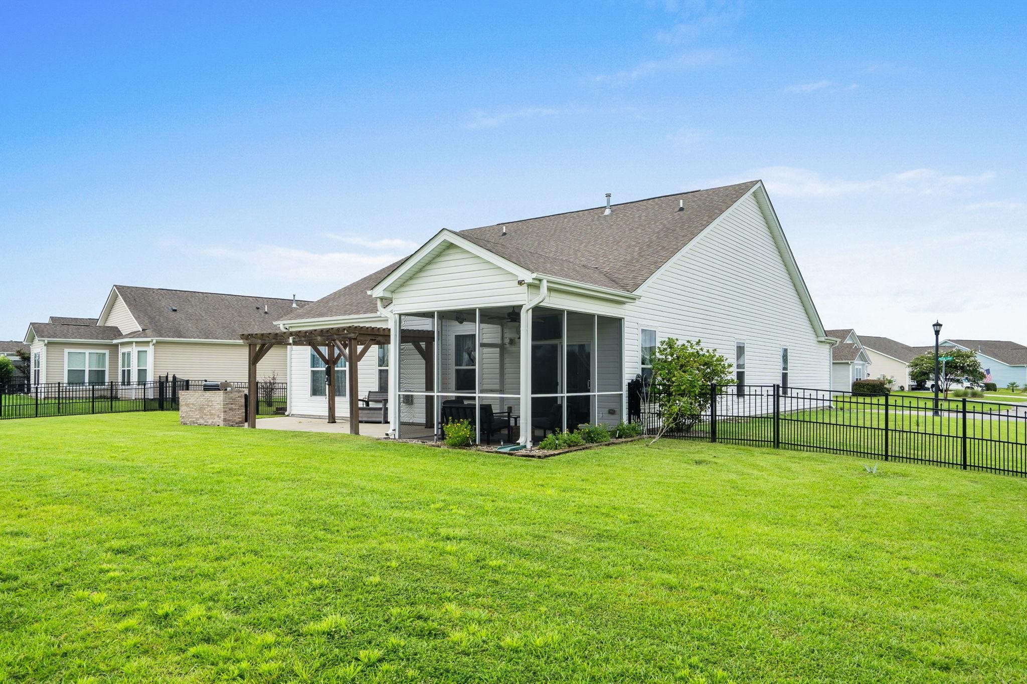 1076 Caprisia Loop Property Photo 38
