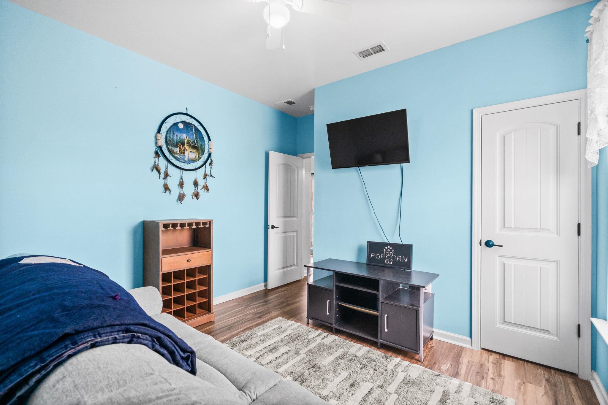 1076 Caprisia Loop Property Photo 47