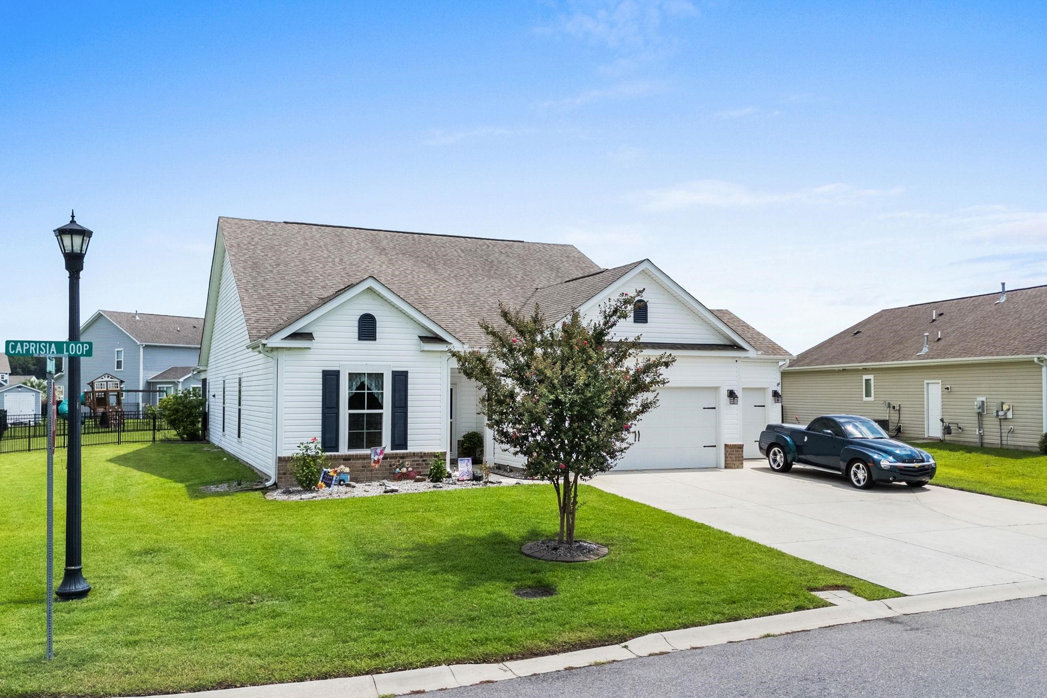 1076 Caprisia Loop Property Photo 61